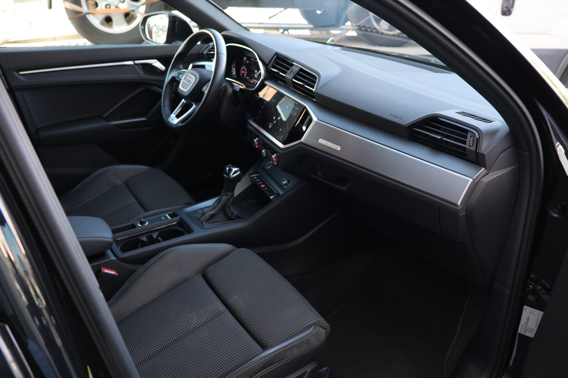 AUDI Q3 Sportback 40 TDI S line Attraction quattro S-tronic (CH)-image-17