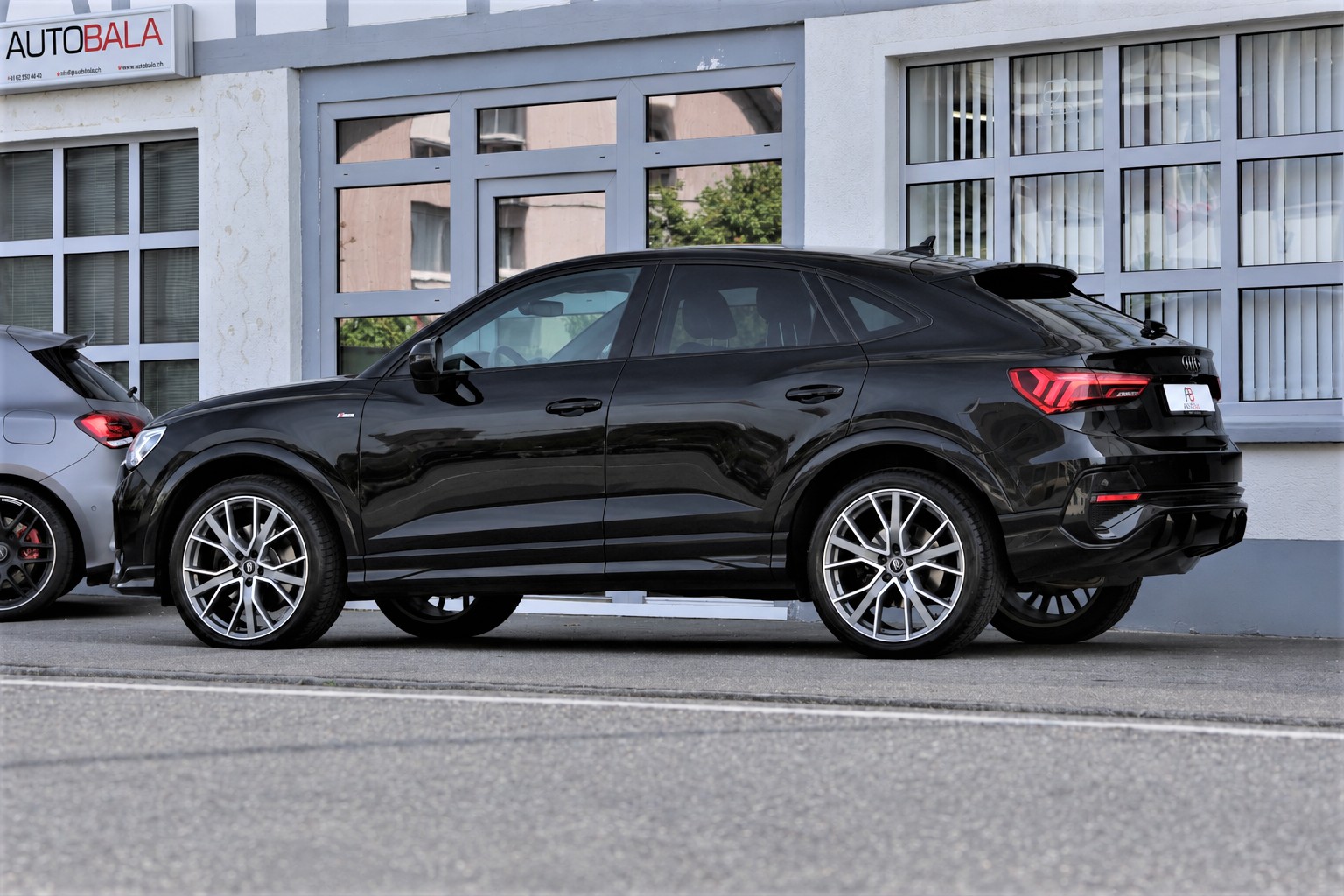 AUDI Q3 Sportback 40 TDI S line Attraction quattro S-tronic (CH)-image-3