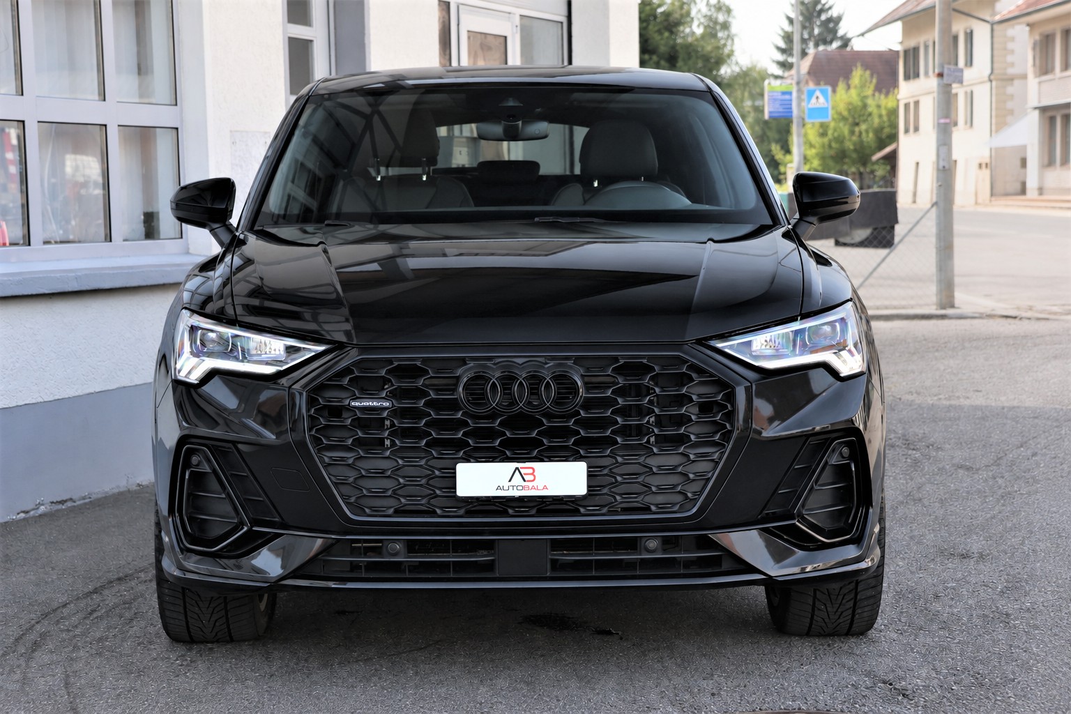 AUDI Q3 Sportback 40 TDI S line Attraction quattro S-tronic (CH)-image-1