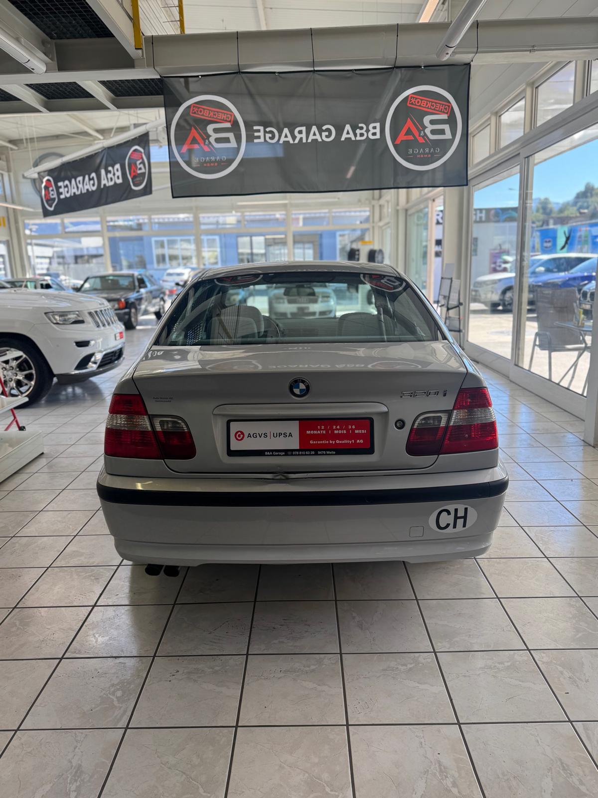 BMW 320i-image-3