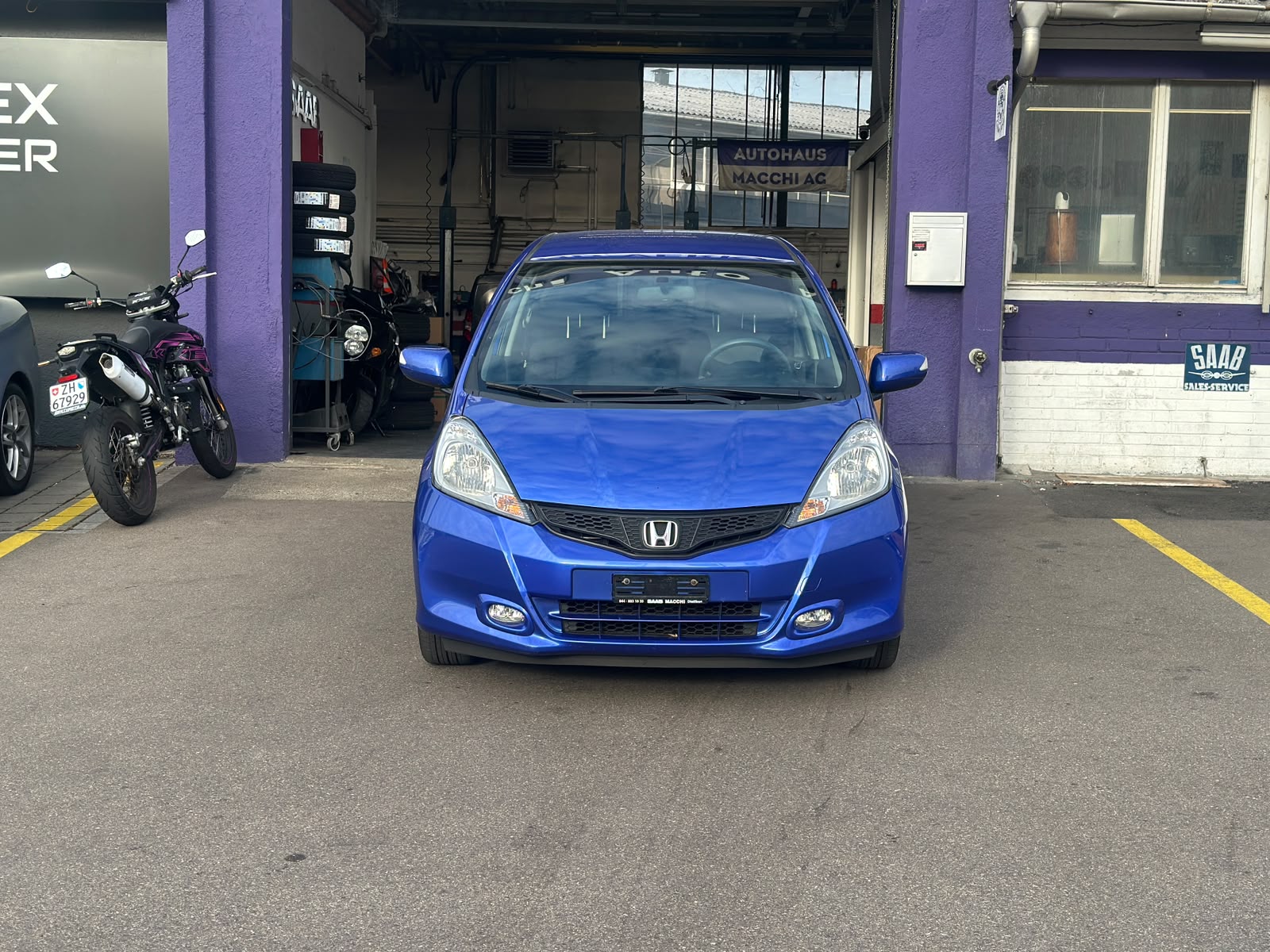 Car photo