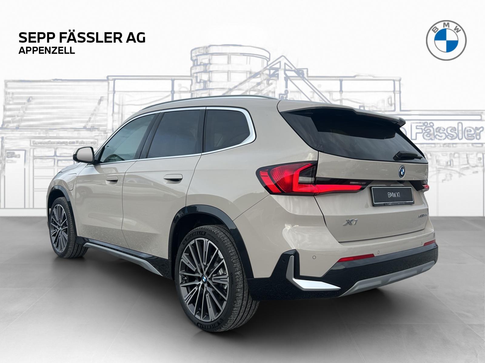 BMW X1 xDrive30e-showroom-element-2