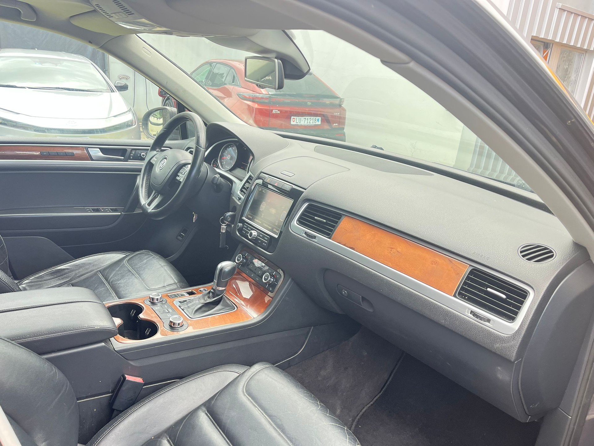 VW Touareg 3.0 TSI Hybrid Tiptronic-image-5
