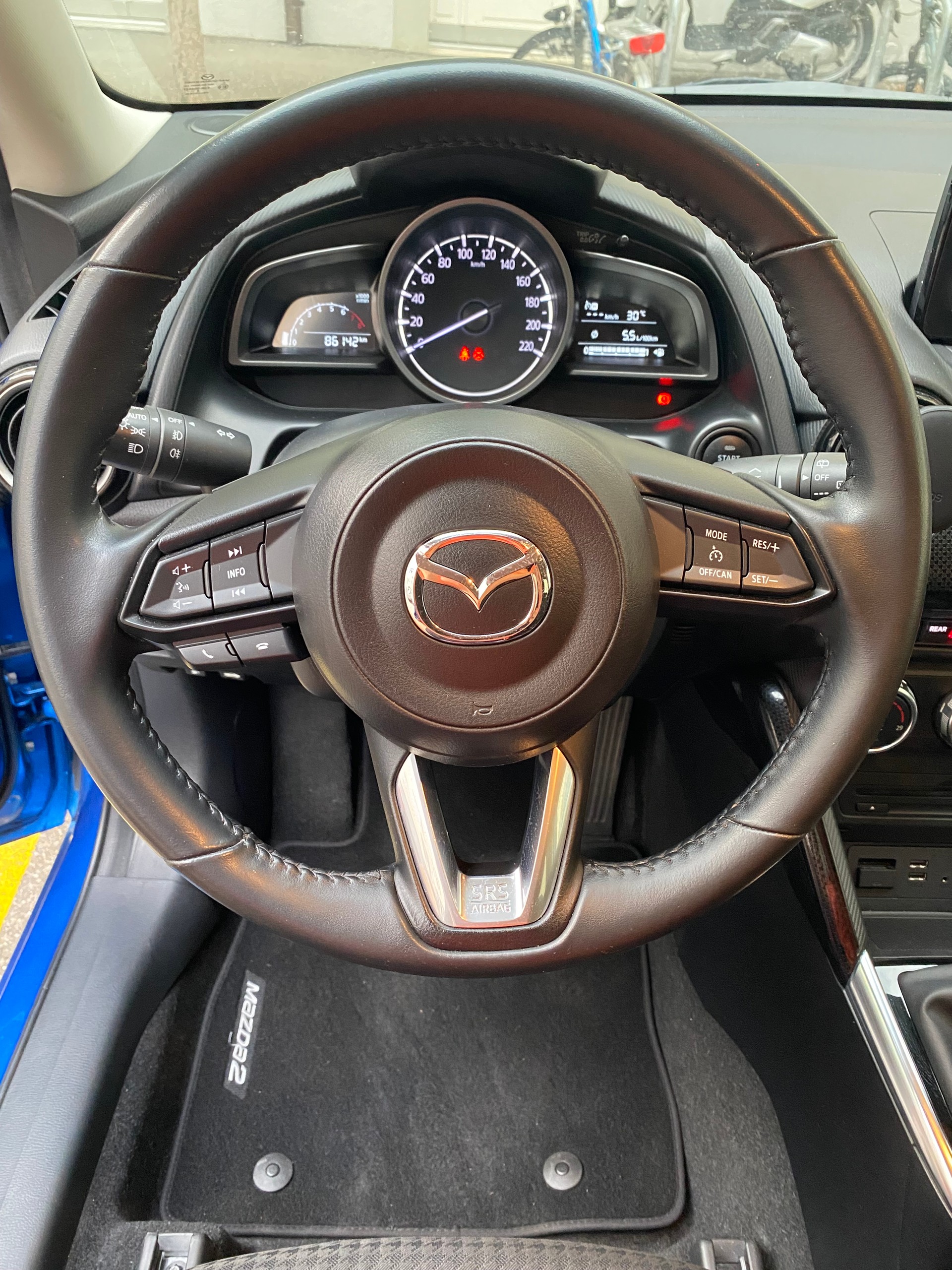 MAZDA 1.5 90 Ambition Plus-image-1