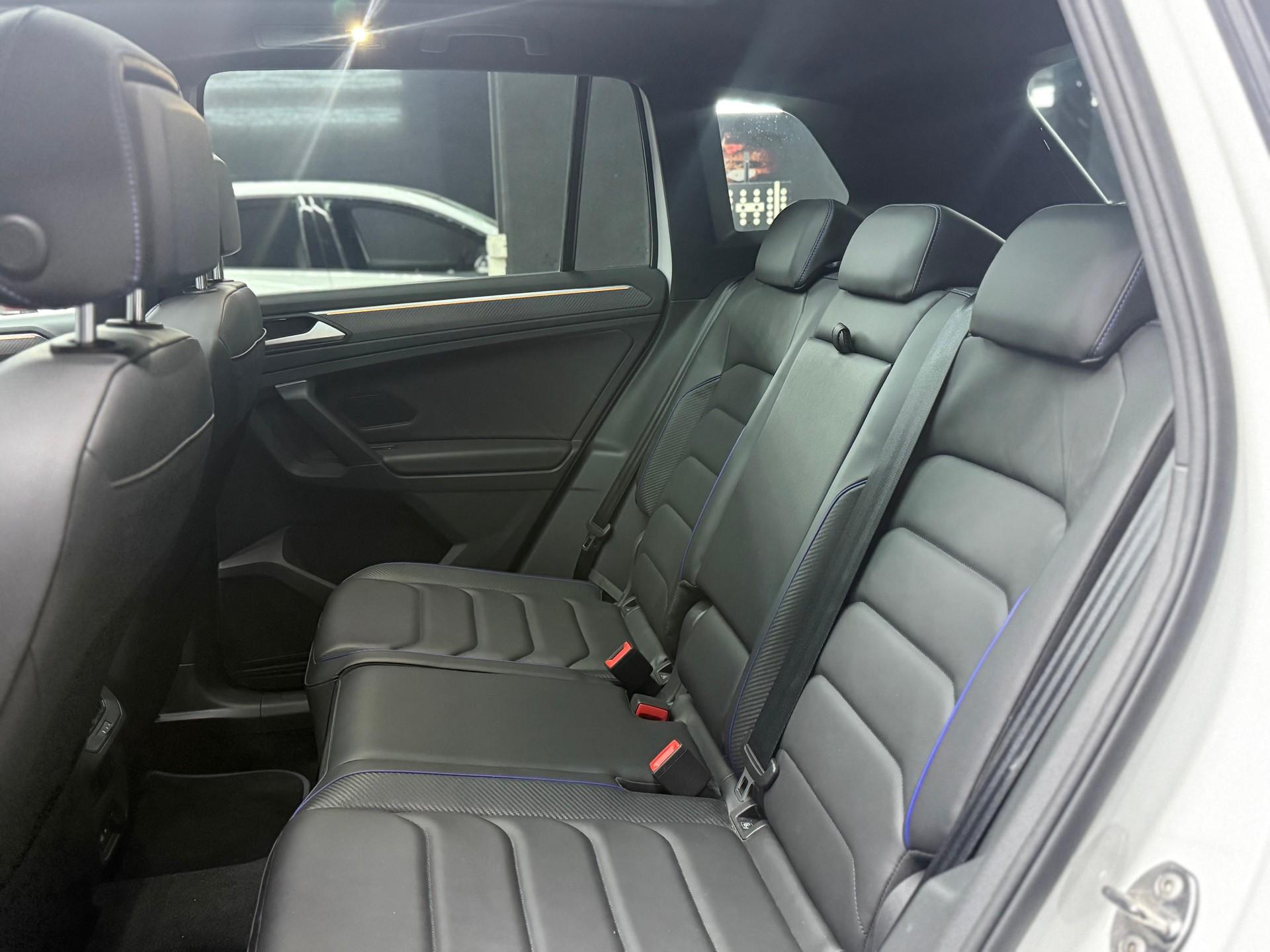 VW Tiguan 2.0TSI R 4Motion DSG-image-9
