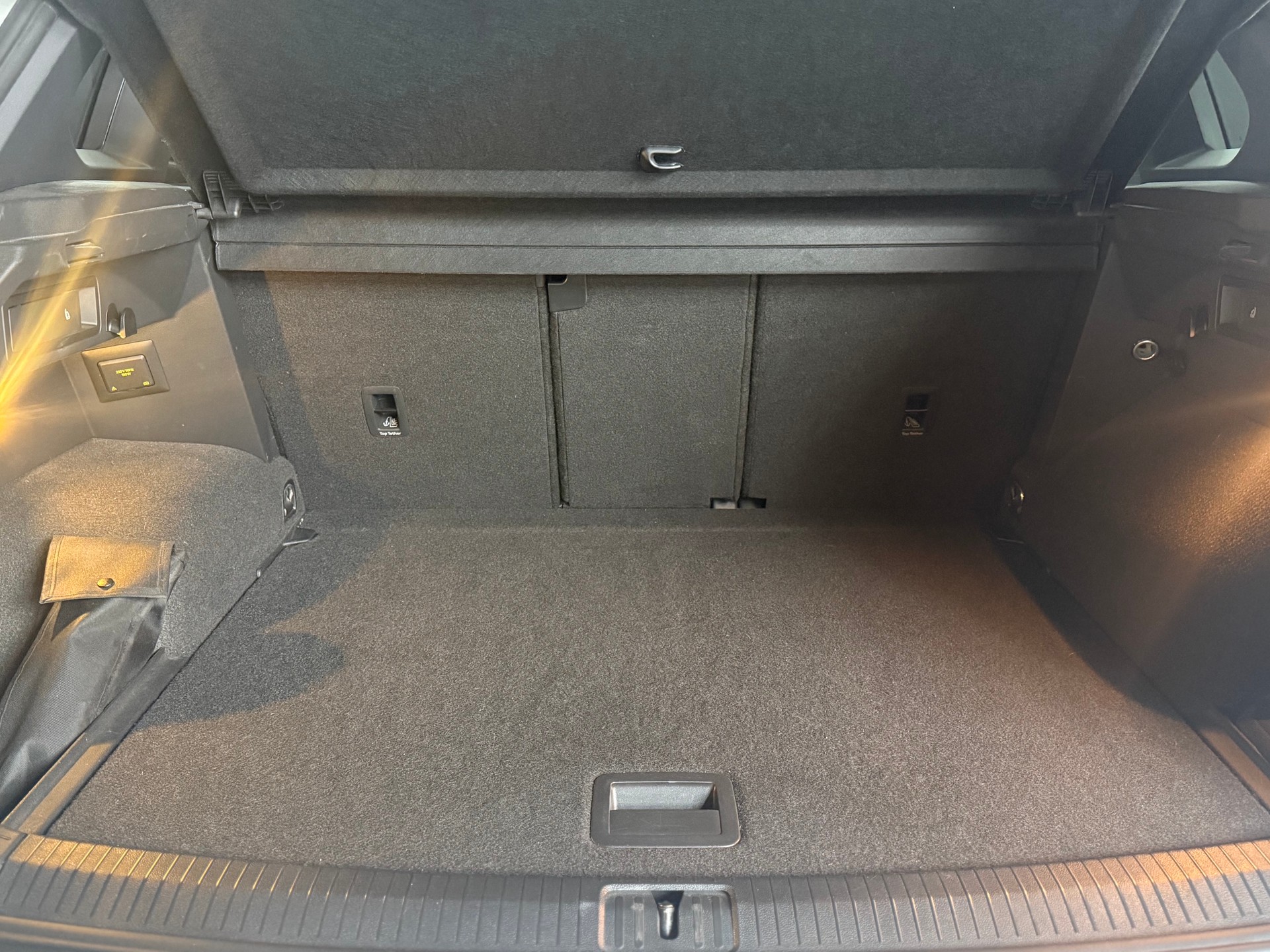 VW Tiguan 2.0TSI R 4Motion DSG-image-7