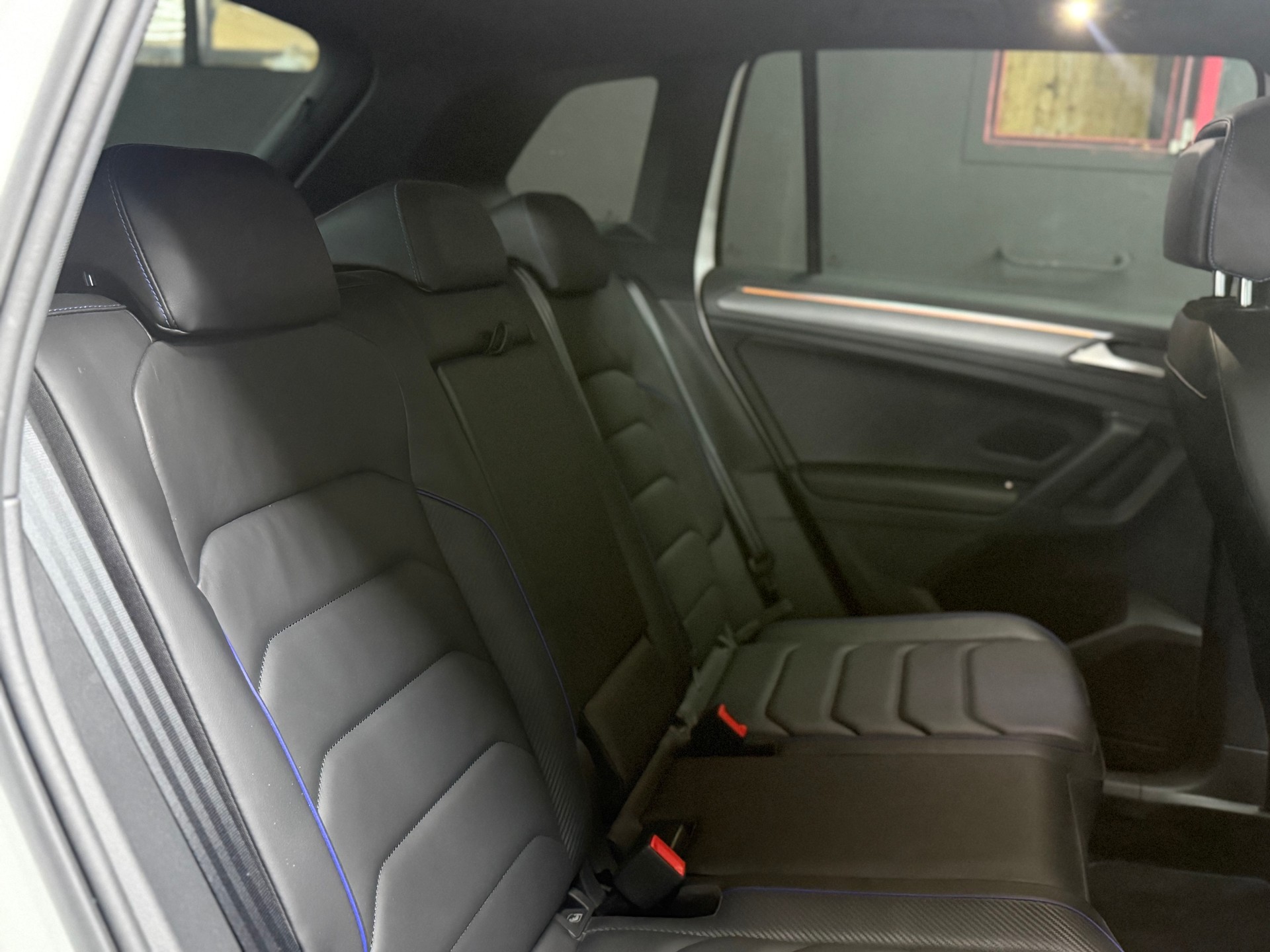VW Tiguan 2.0TSI R 4Motion DSG-image-13