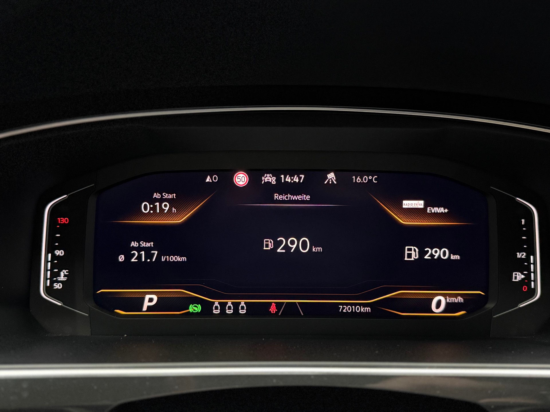 VW Tiguan 2.0TSI R 4Motion DSG-image-23