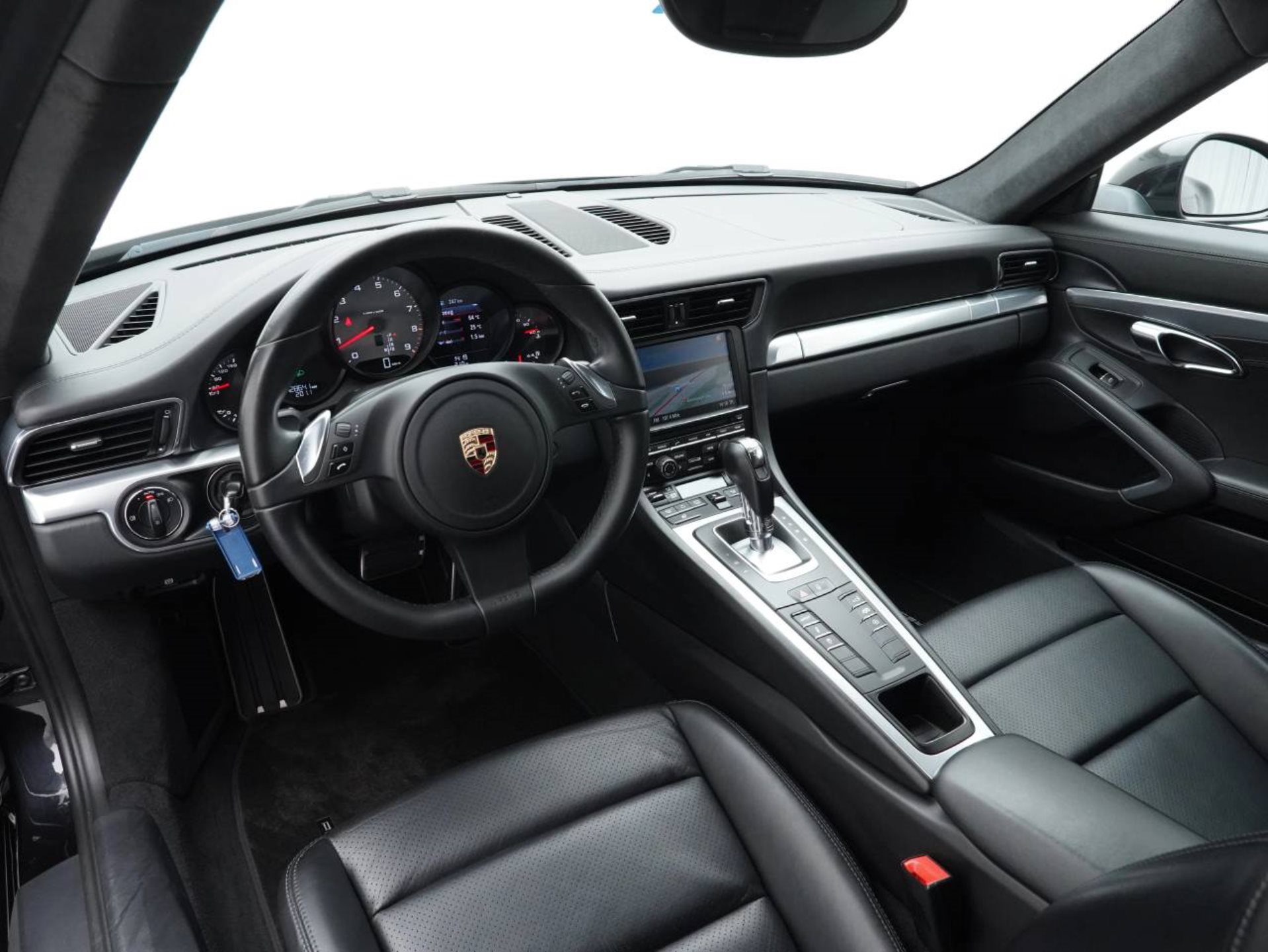 PORSCHE 911 Carrera S-image-14