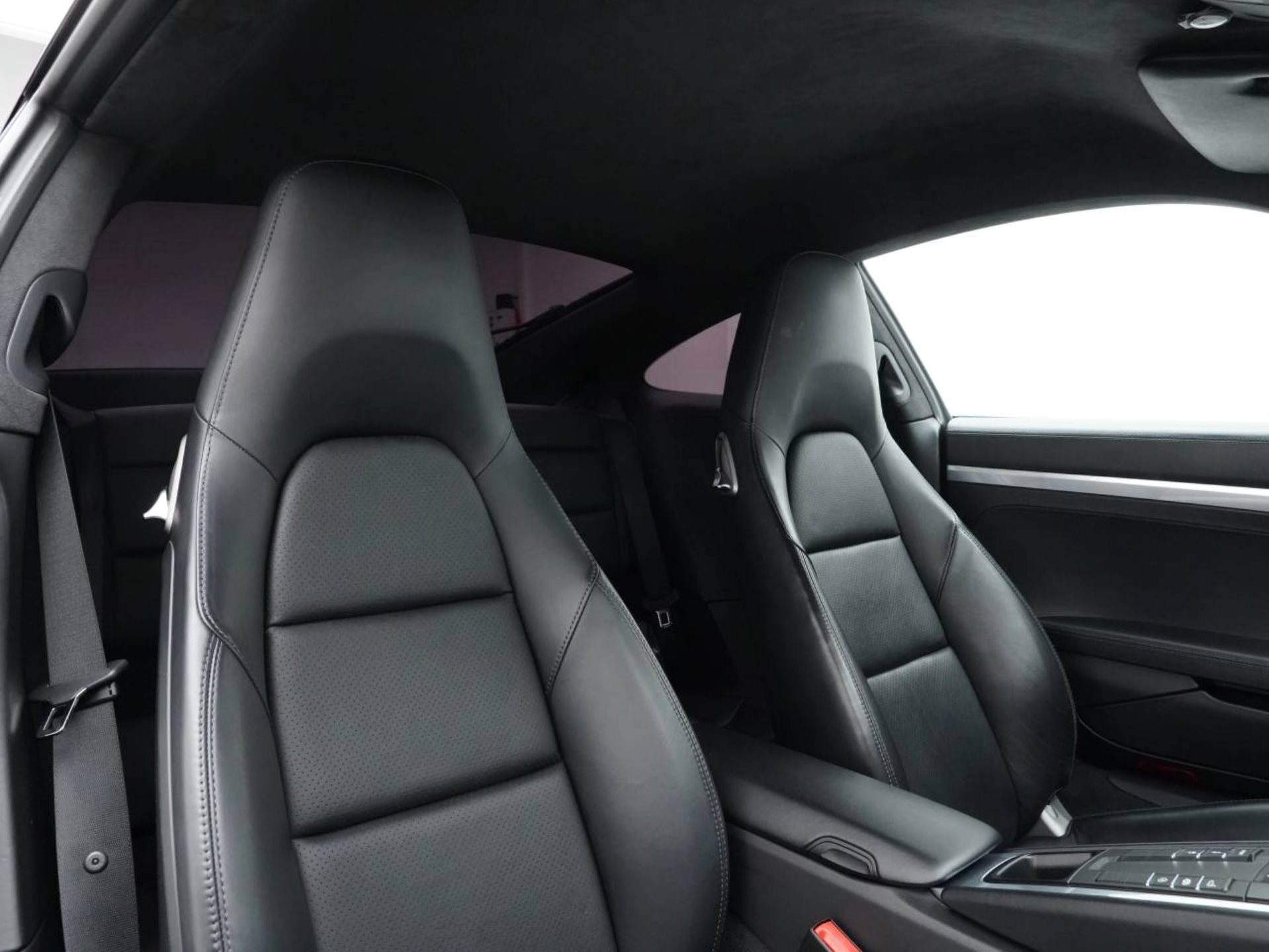 PORSCHE 911 Carrera S-image-26