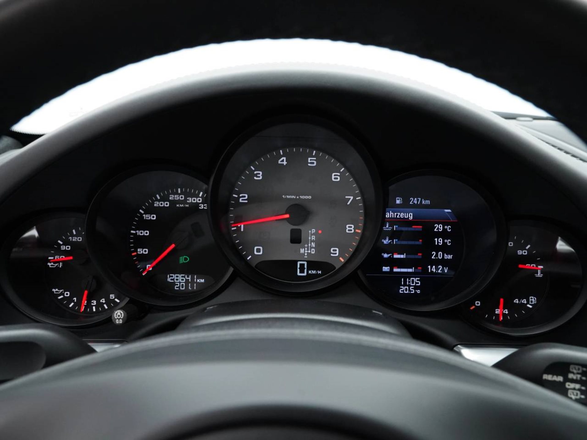 PORSCHE 911 Carrera S-image-16