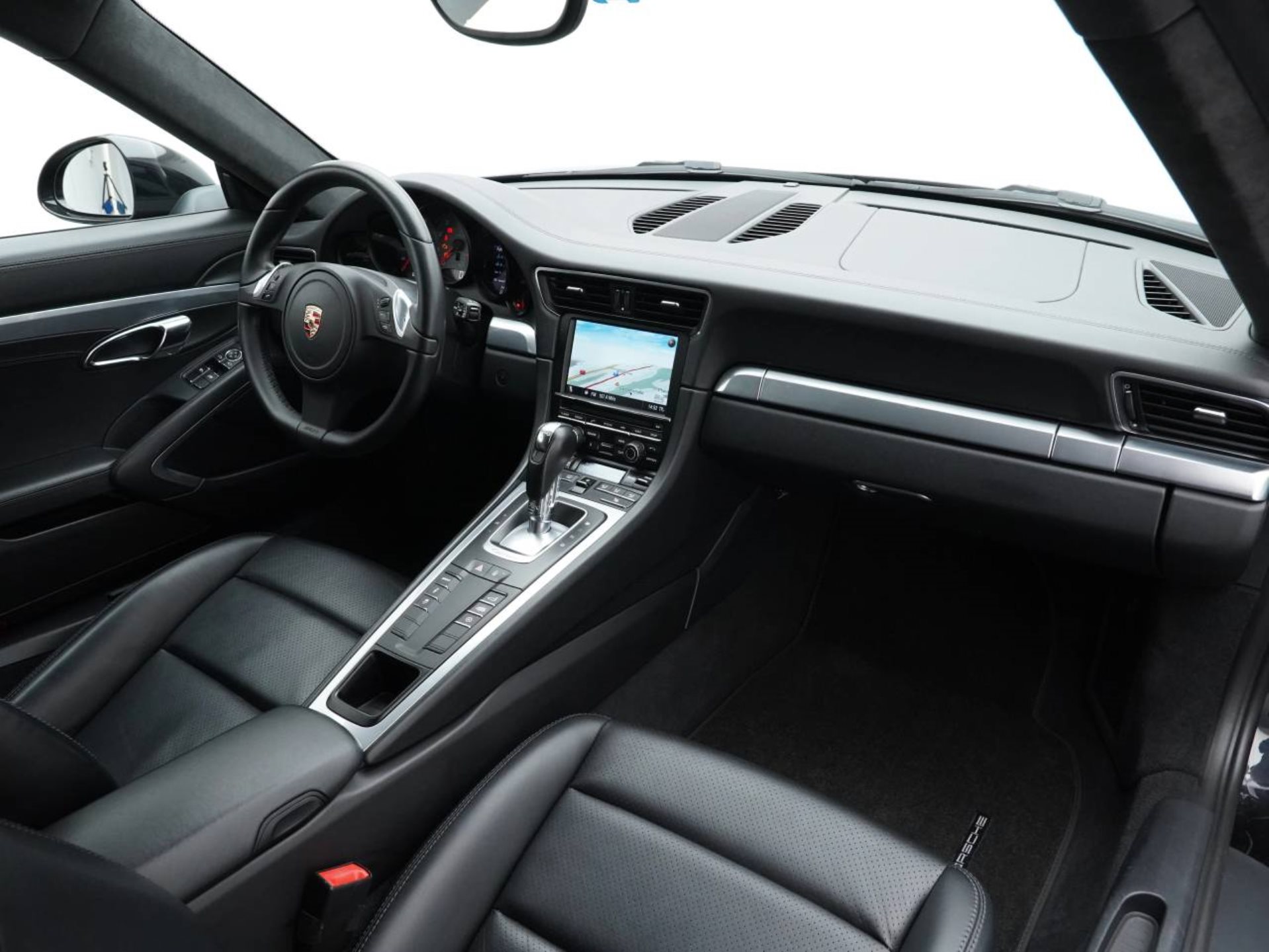 PORSCHE 911 Carrera S-image-24