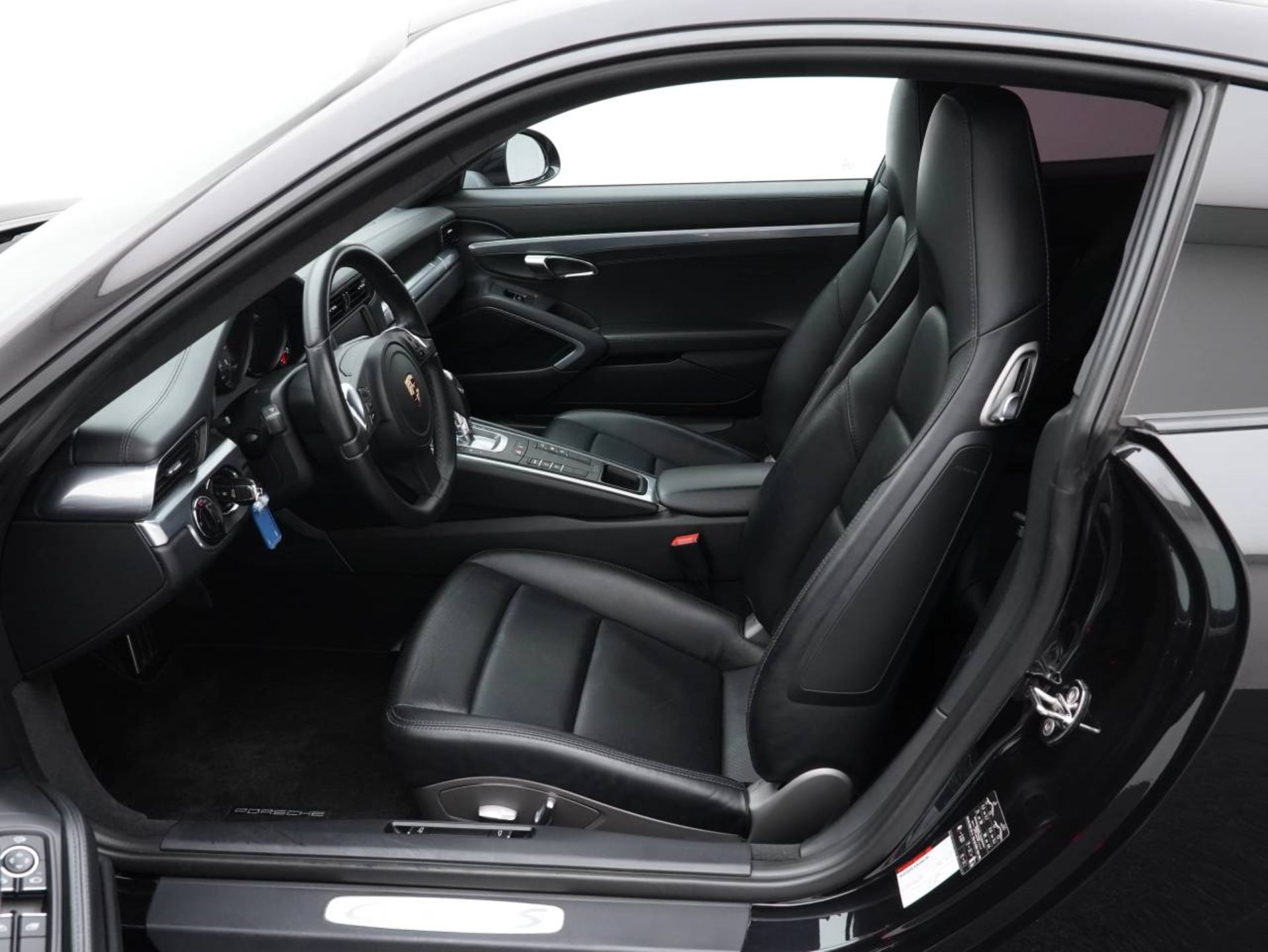 PORSCHE 911 Carrera S-image-4