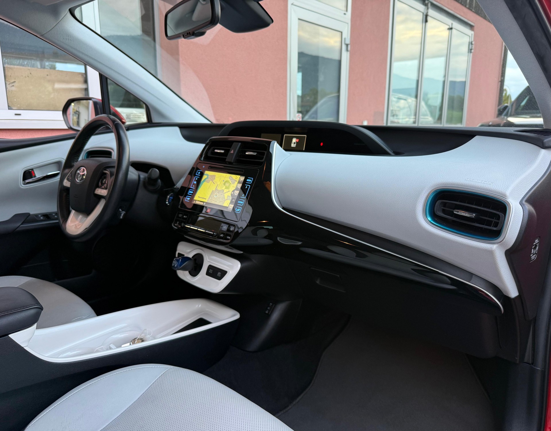 TOYOTA Prius 1.8 VVT-i HSD Sol Premium-image-13