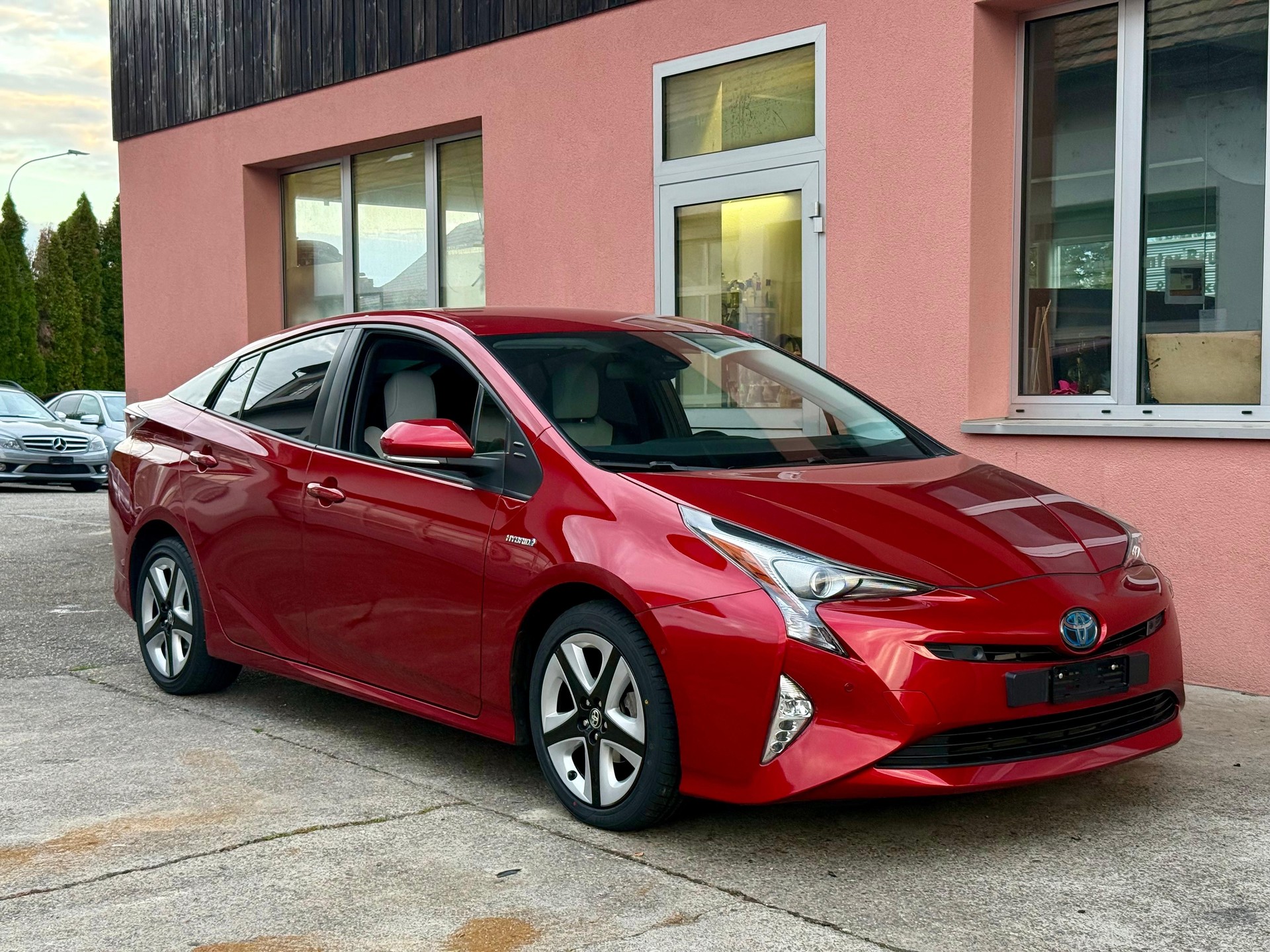 TOYOTA Prius 1.8 VVT-i HSD Sol Premium-image-1