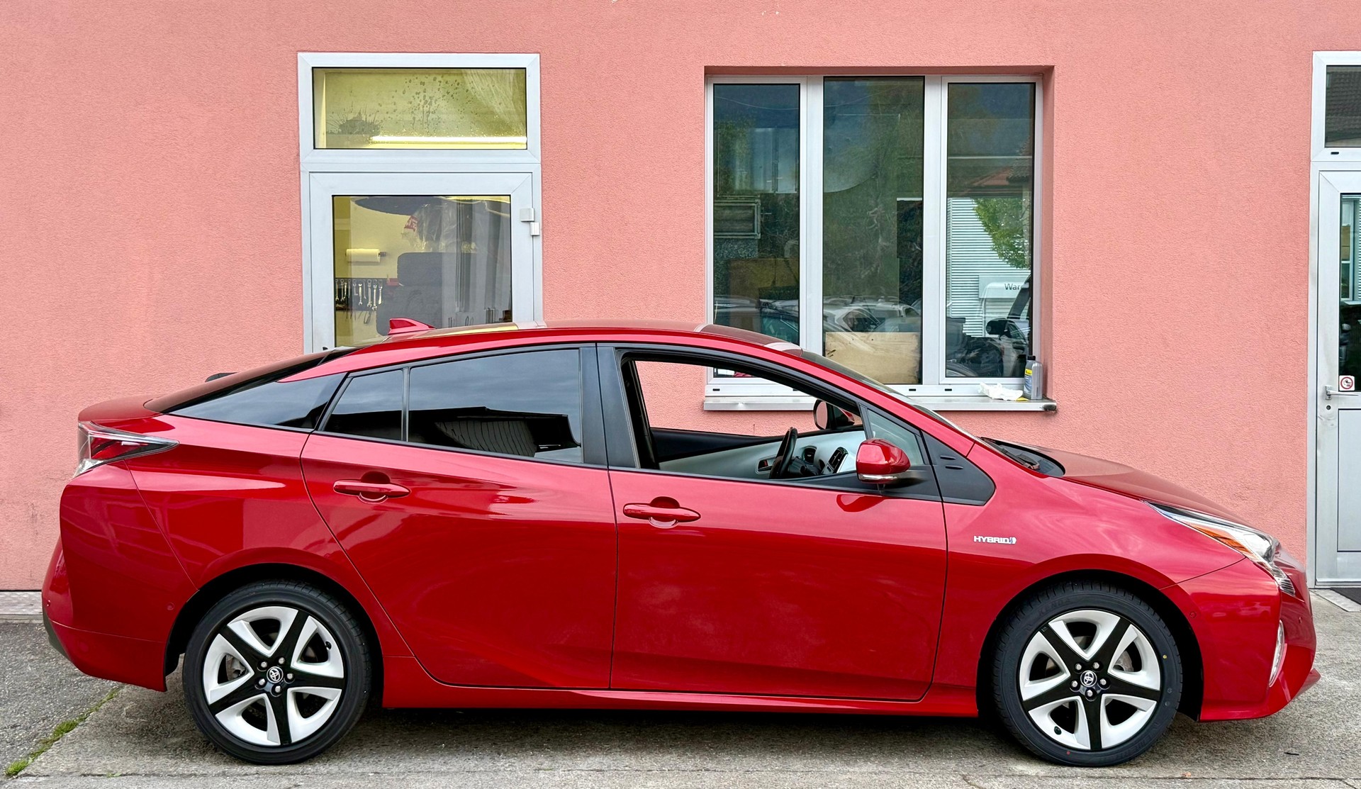 TOYOTA Prius 1.8 VVT-i HSD Sol Premium-image-2