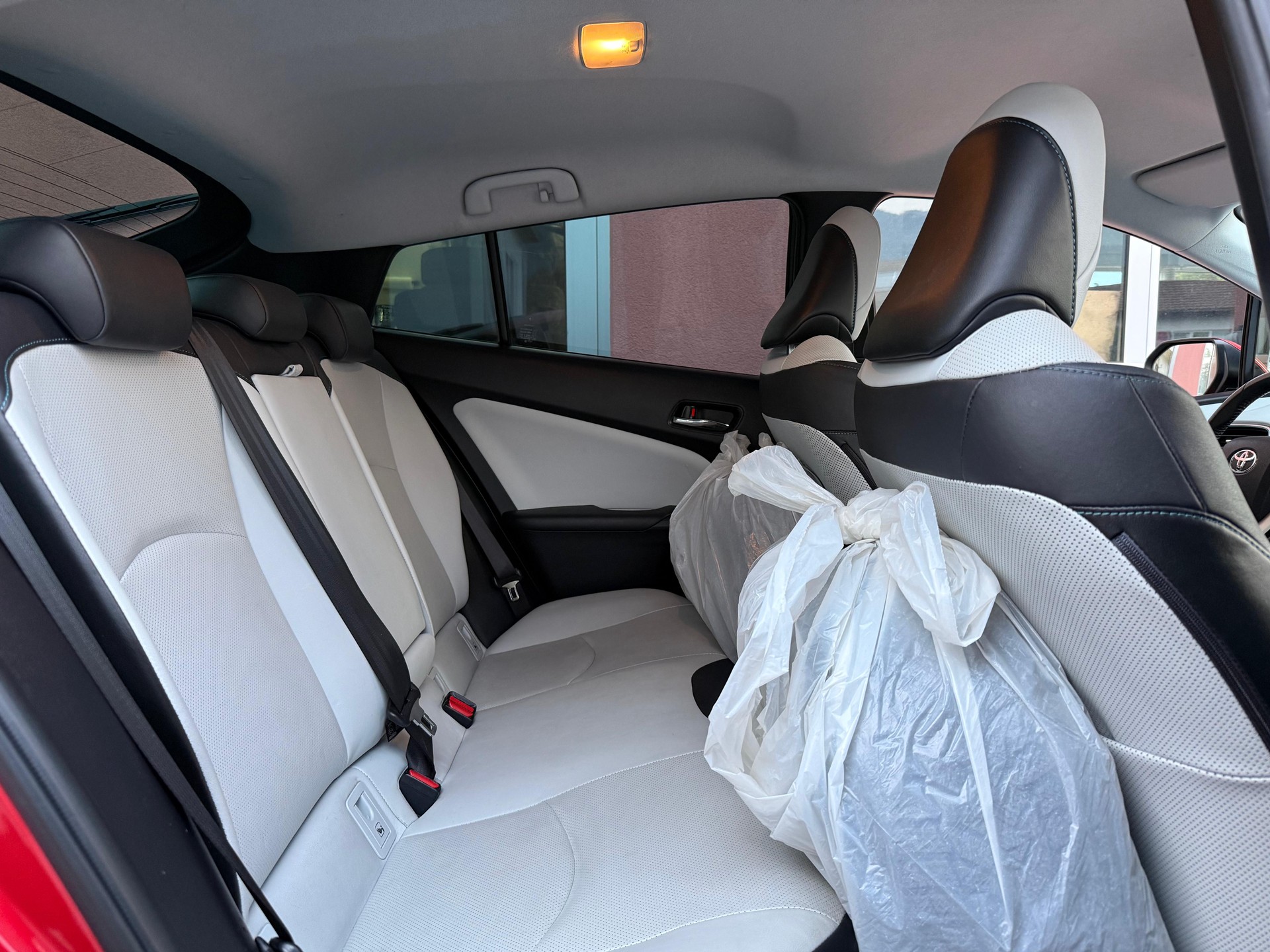 TOYOTA Prius 1.8 VVT-i HSD Sol Premium-image-12