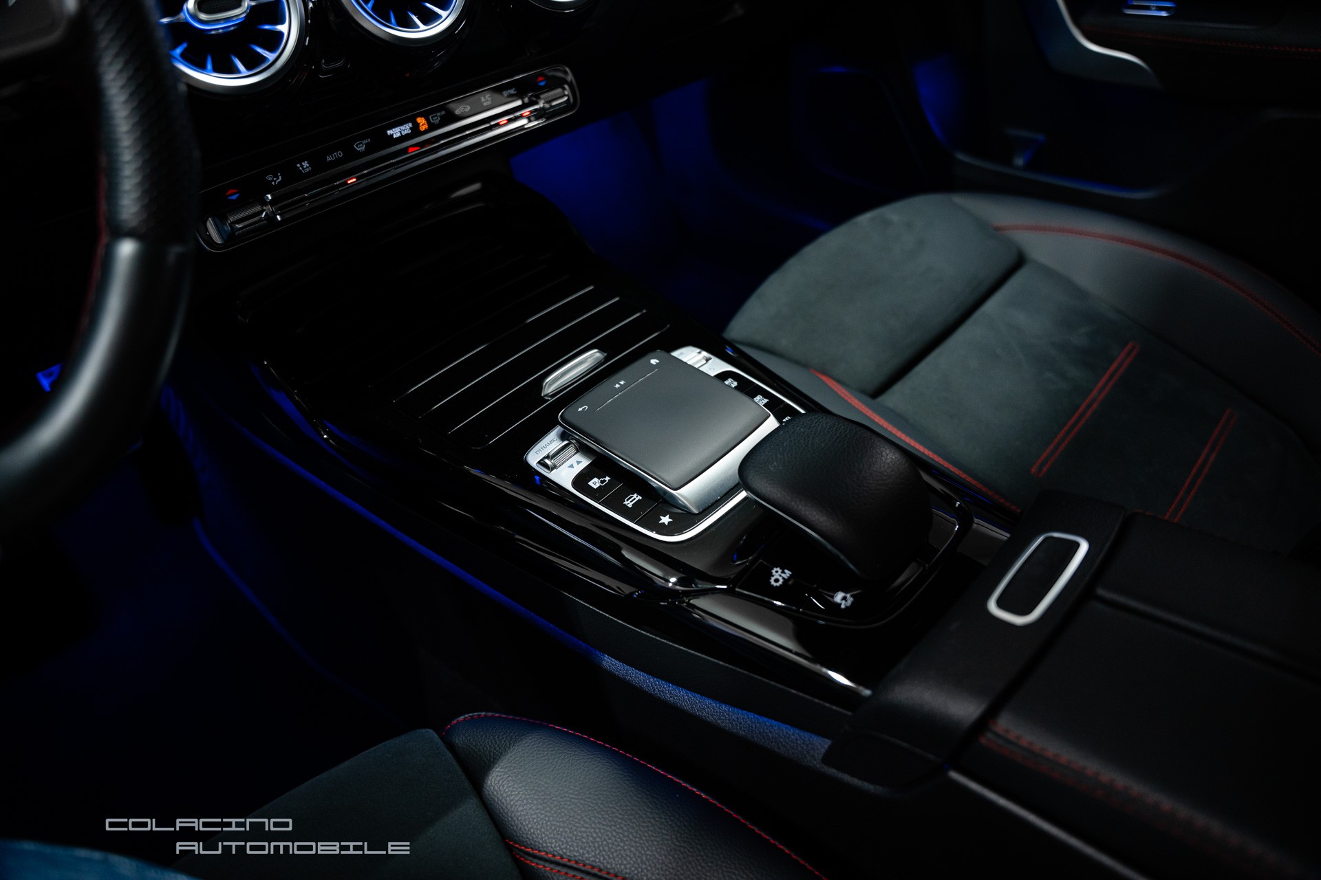 MERCEDES-BENZ A 35 AMG 4Matic Speedshift-image-23