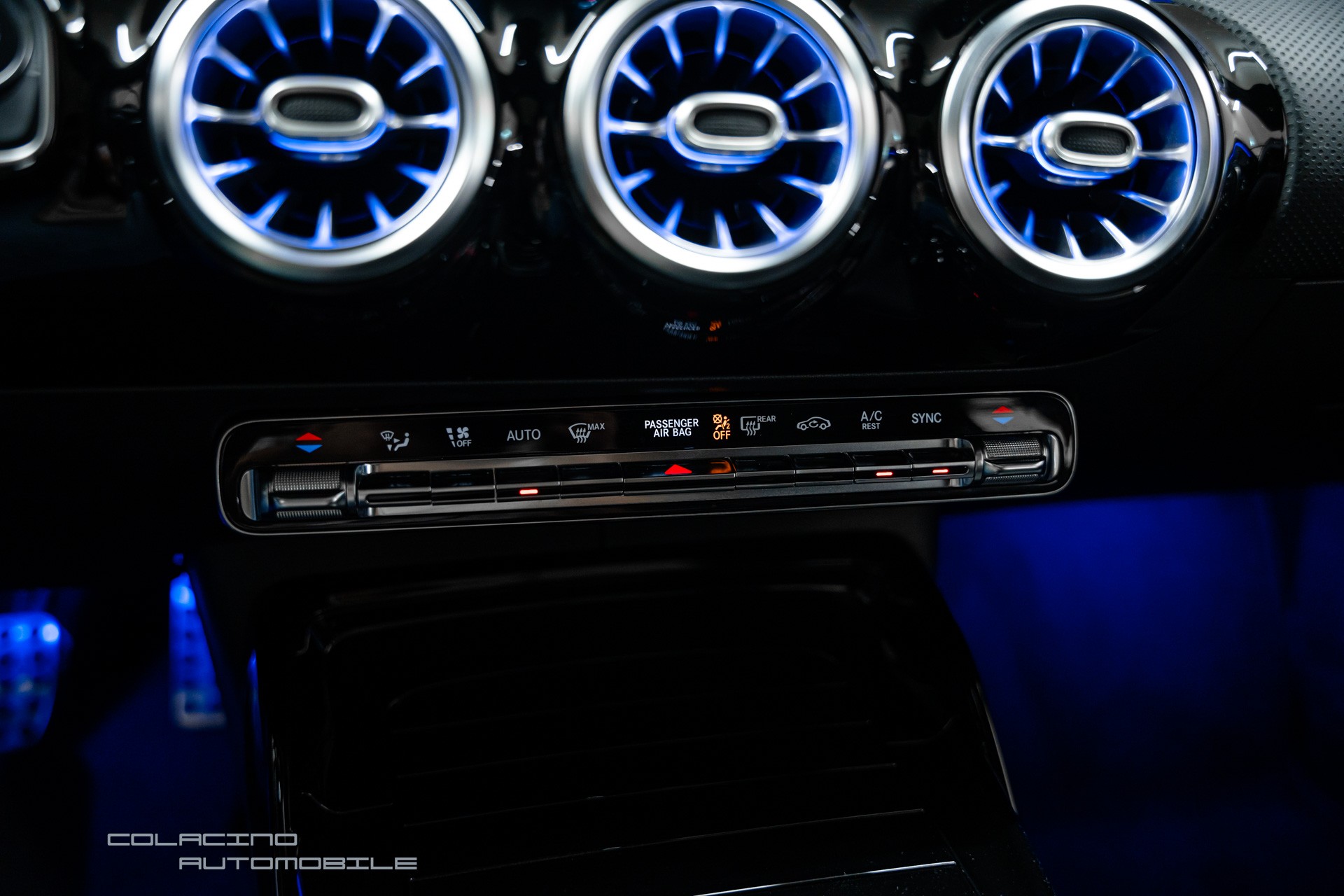 MERCEDES-BENZ A 35 AMG 4Matic Speedshift-image-24