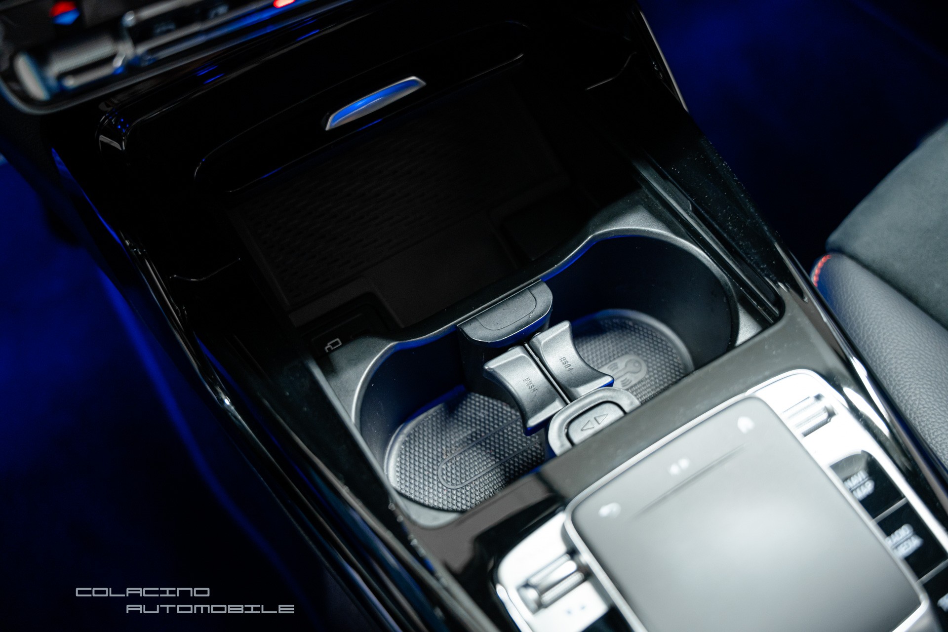MERCEDES-BENZ A 35 AMG 4Matic Speedshift-image-27
