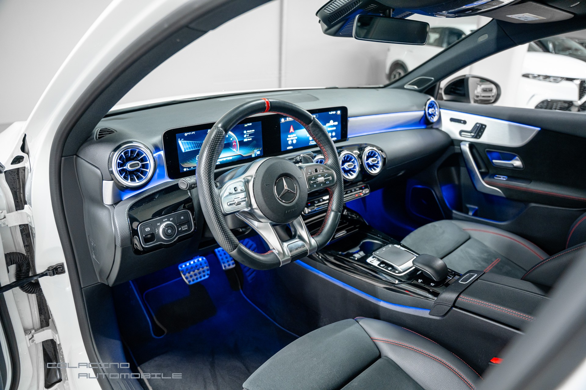 MERCEDES-BENZ A 35 AMG 4Matic Speedshift-image-11
