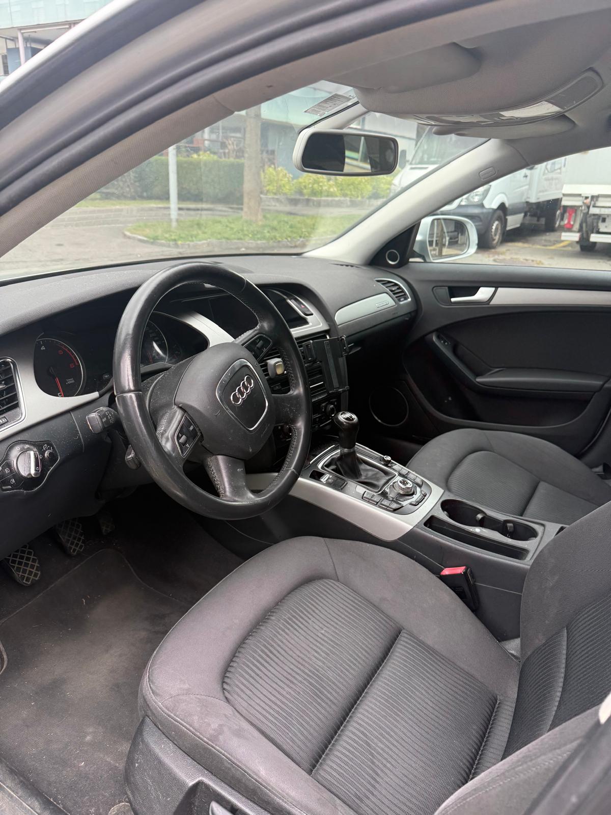 AUDI A4 Avant 3.0 TDI quattro S-tronic-image-7