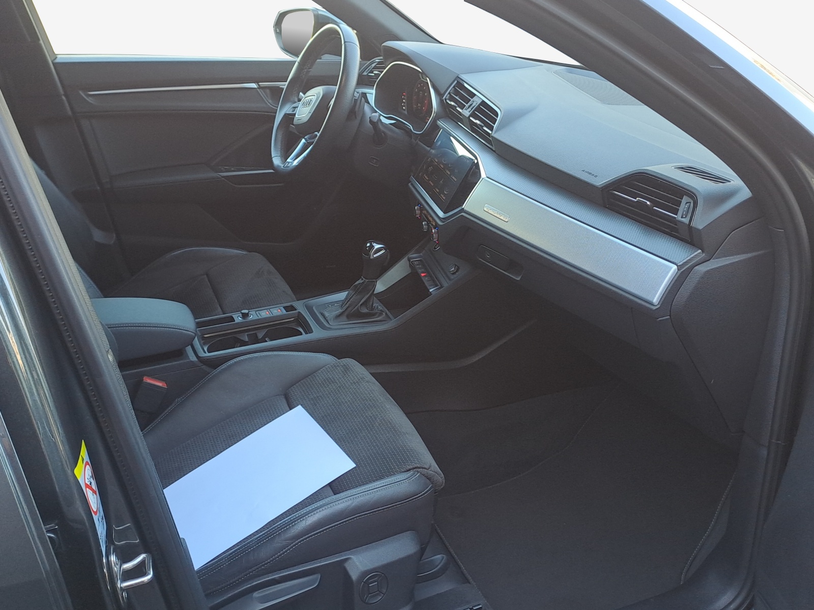 AUDI Q3 Sportback 45 TFSI S line quattro S-tronic-image-13