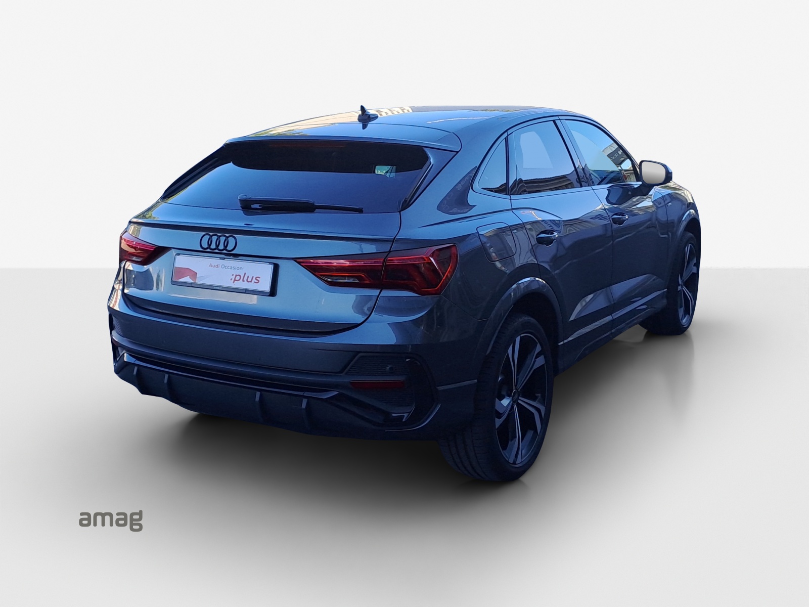 AUDI Q3 Sportback 45 TFSI S line quattro S-tronic-image-4