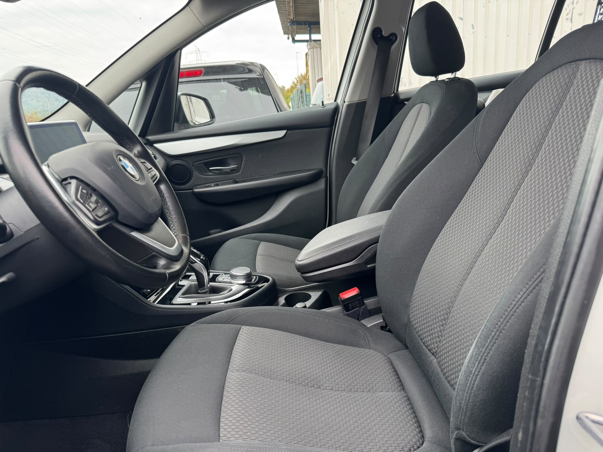 BMW 218d xDrive Gran Tourer Steptronic-image-7