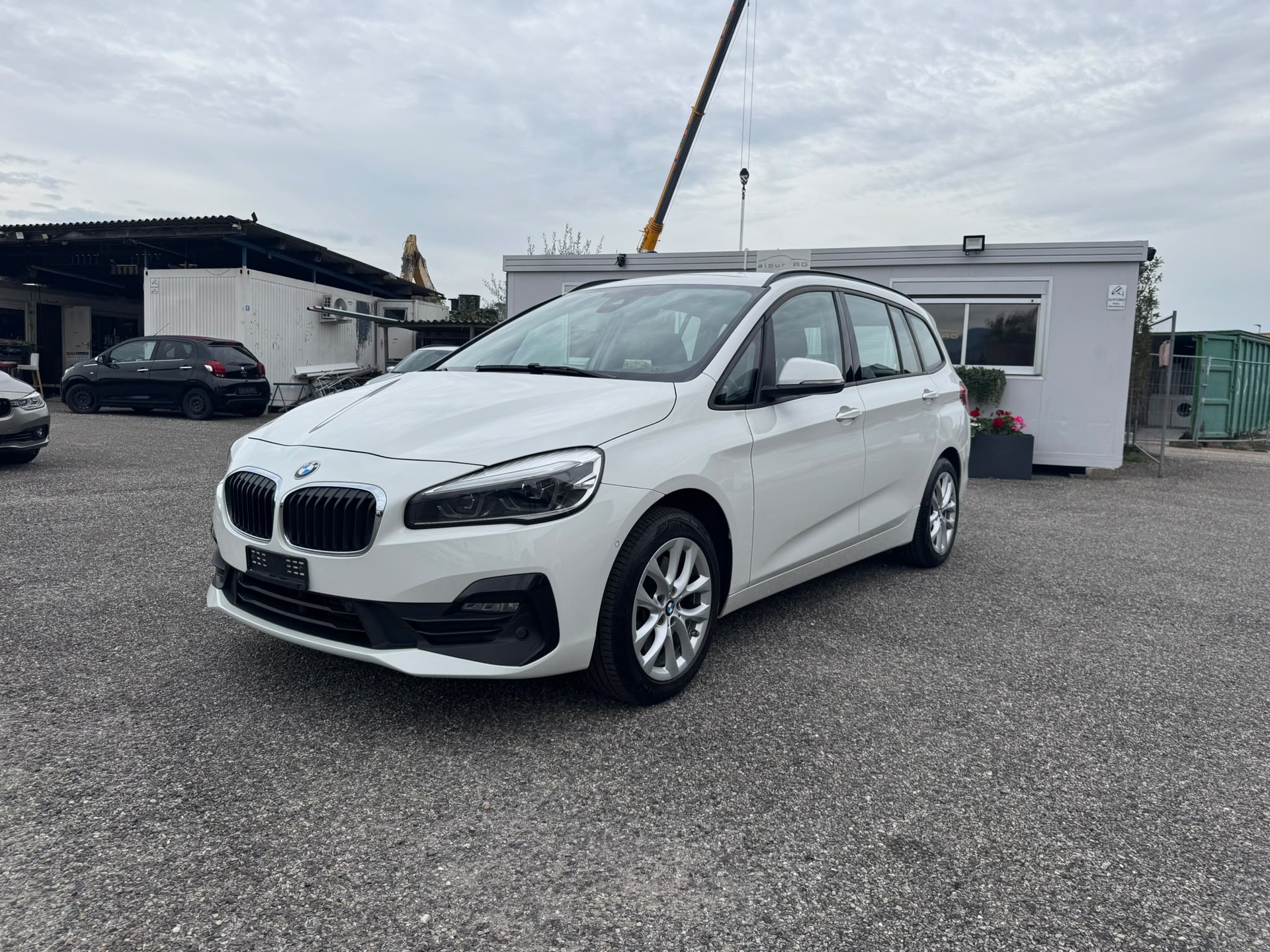 BMW 218d xDrive Gran Tourer Steptronic-image-1