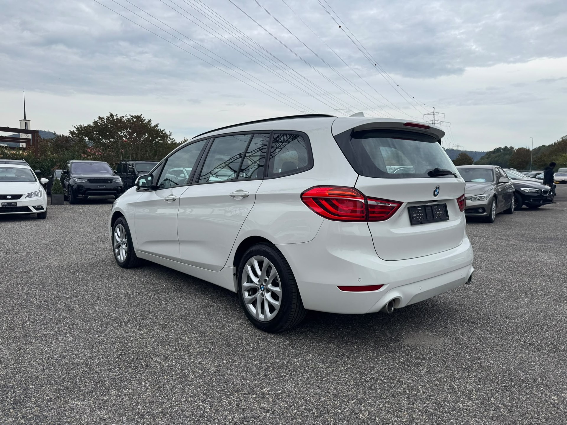 BMW 218d xDrive Gran Tourer Steptronic-image-2