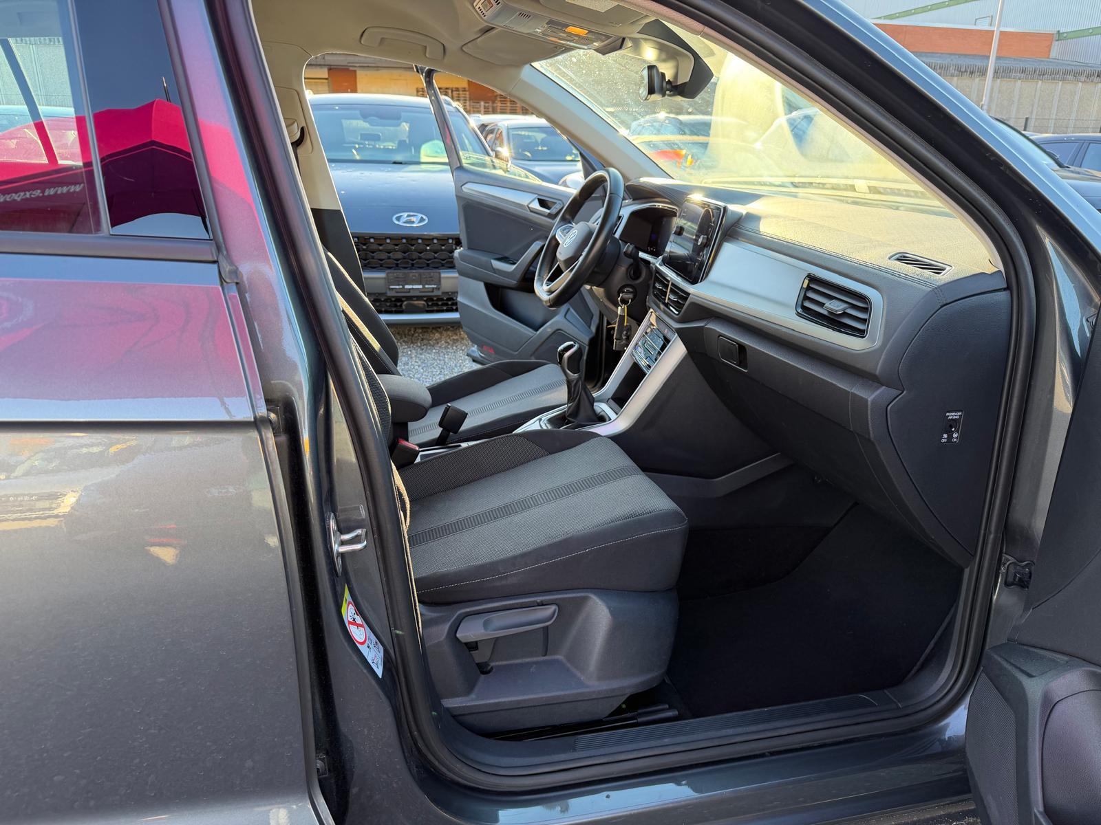 VW T-Roc 1.5 TSI Life-image-9