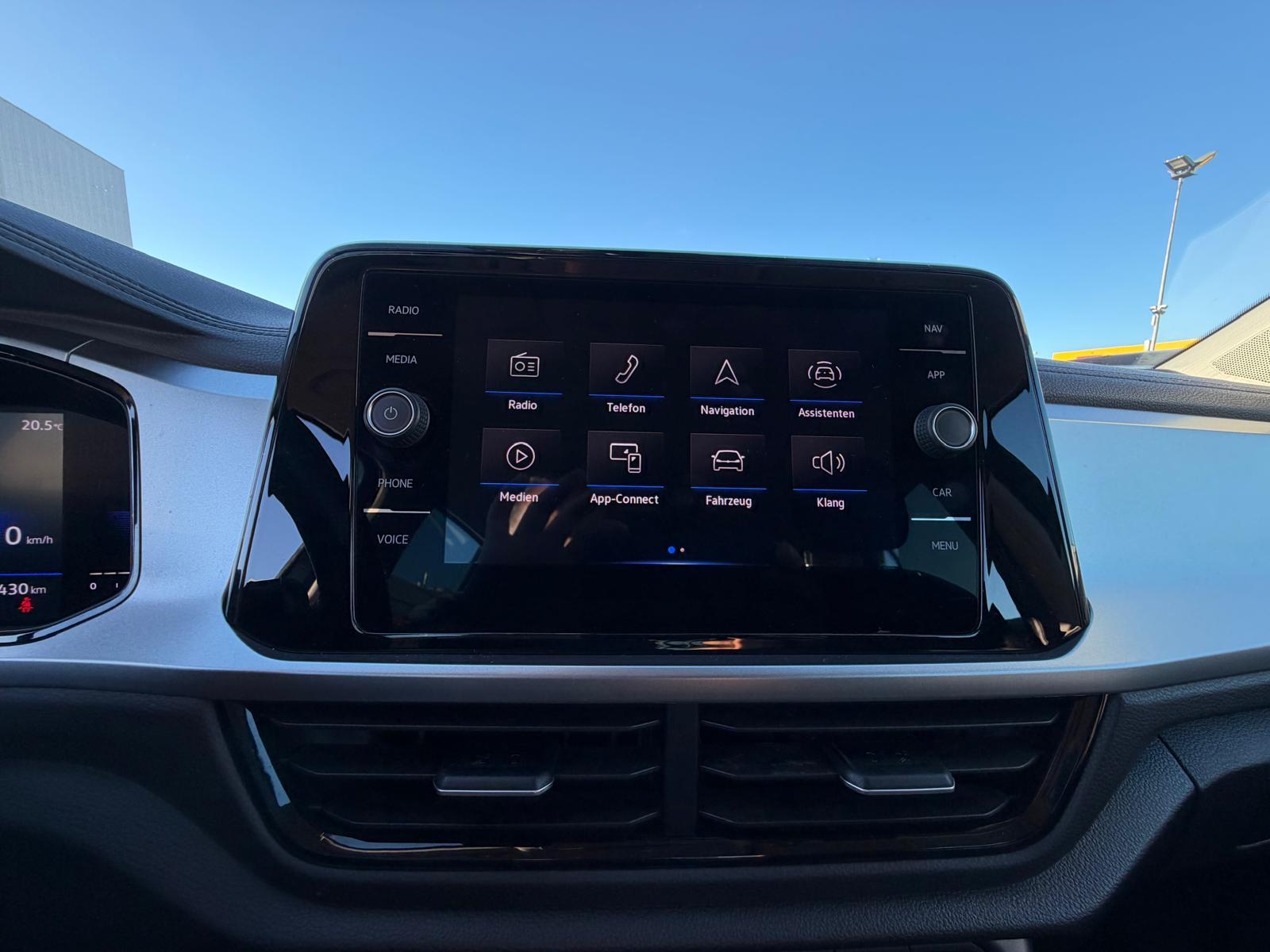 VW T-Roc 1.5 TSI Life-image-13