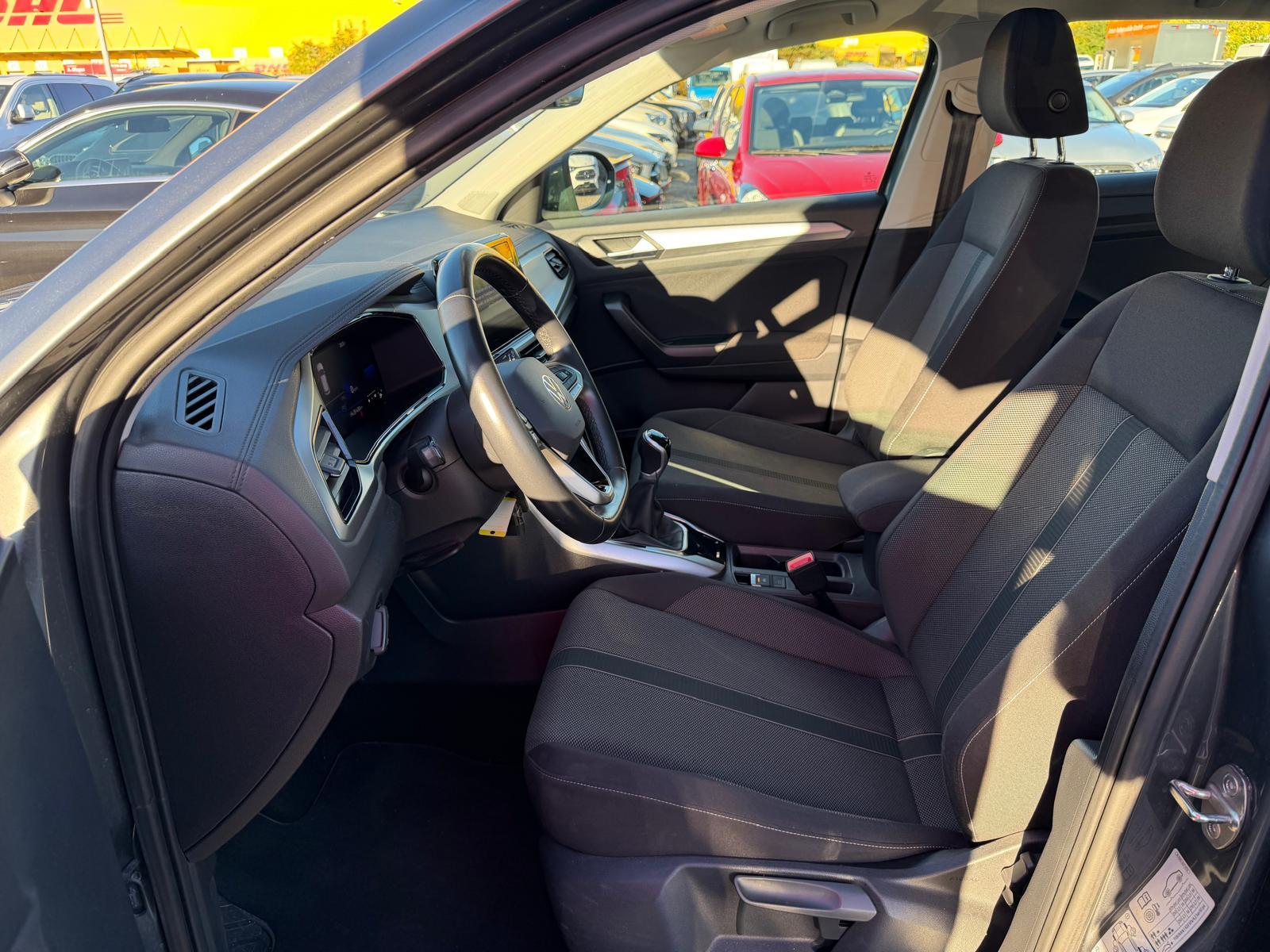 VW T-Roc 1.5 TSI Life-image-8