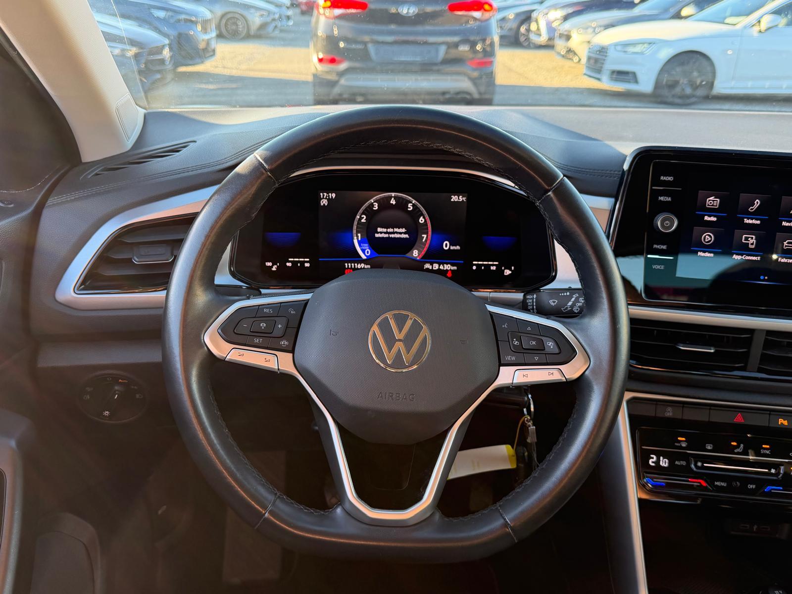 VW T-Roc 1.5 TSI Life-image-11