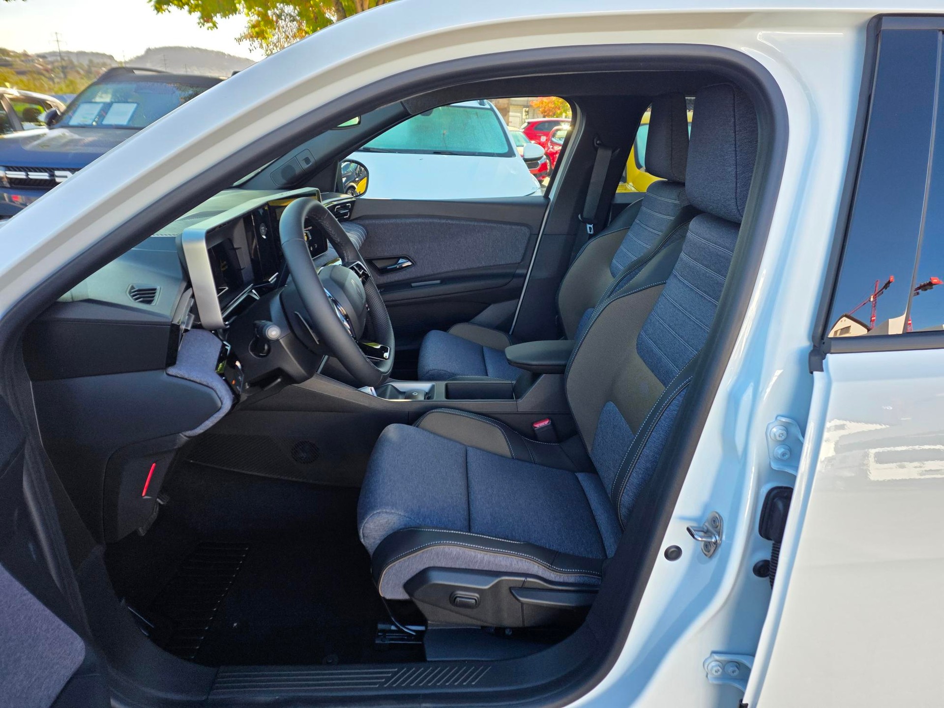 RENAULT R5 E-Tech Comfort Range techno-image-5