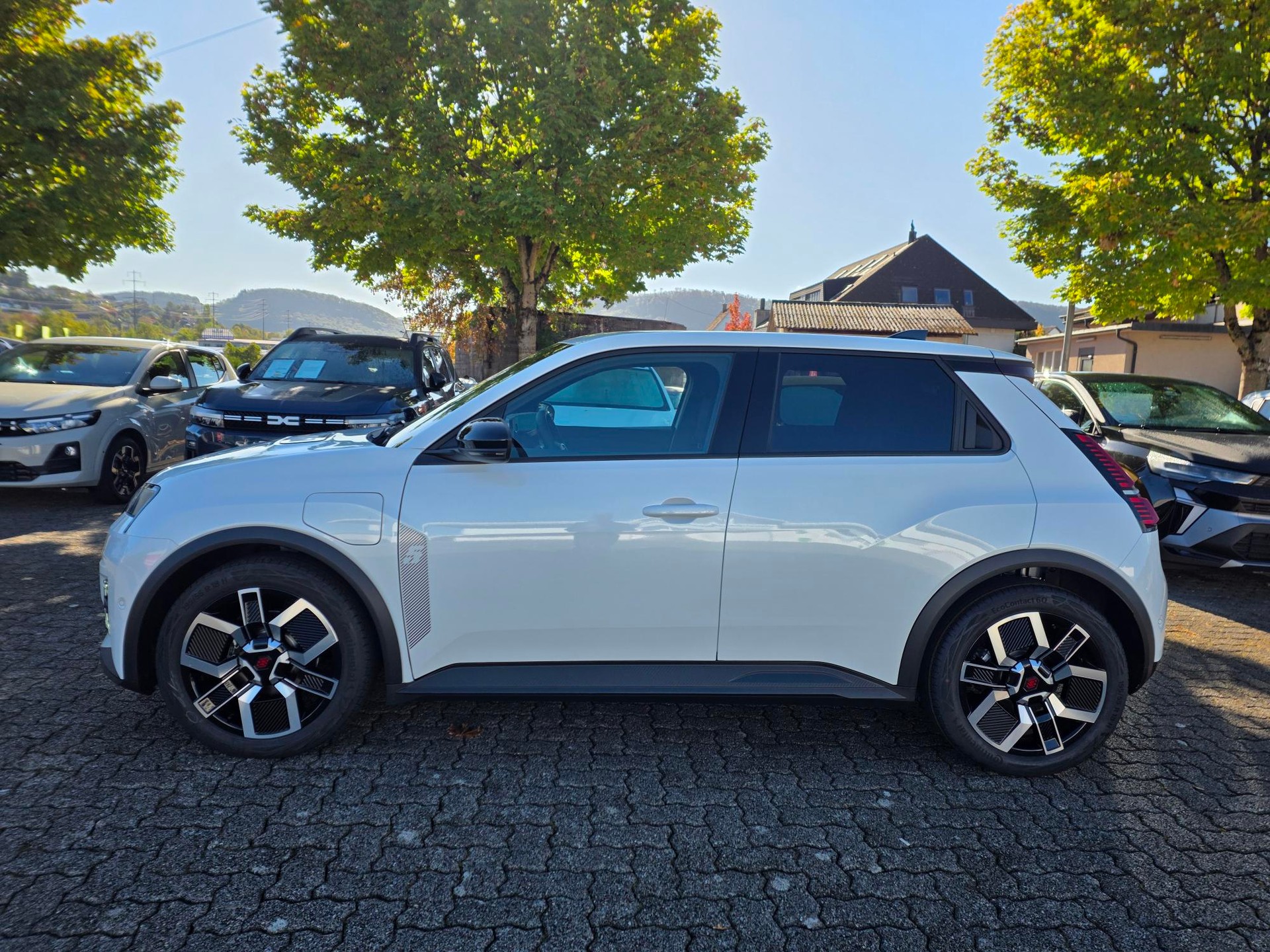 RENAULT R5 E-Tech Comfort Range techno-image-1