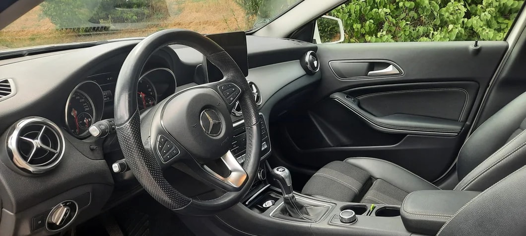 MERCEDES-BENZ GLA 200-image-4