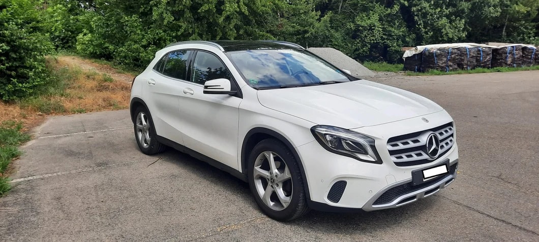 MERCEDES-BENZ GLA 200-image-2