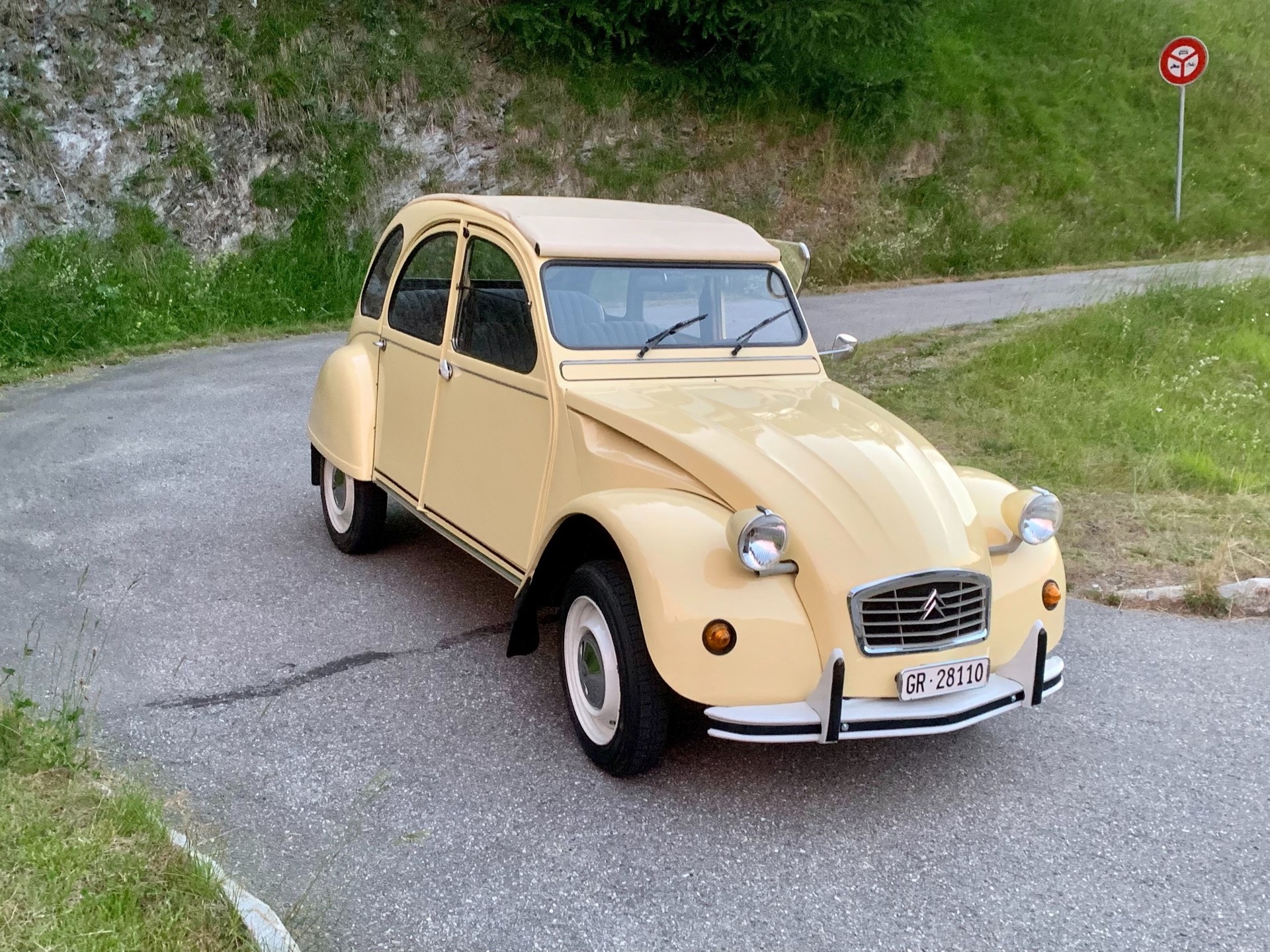 CITROEN 2CV6-image-1