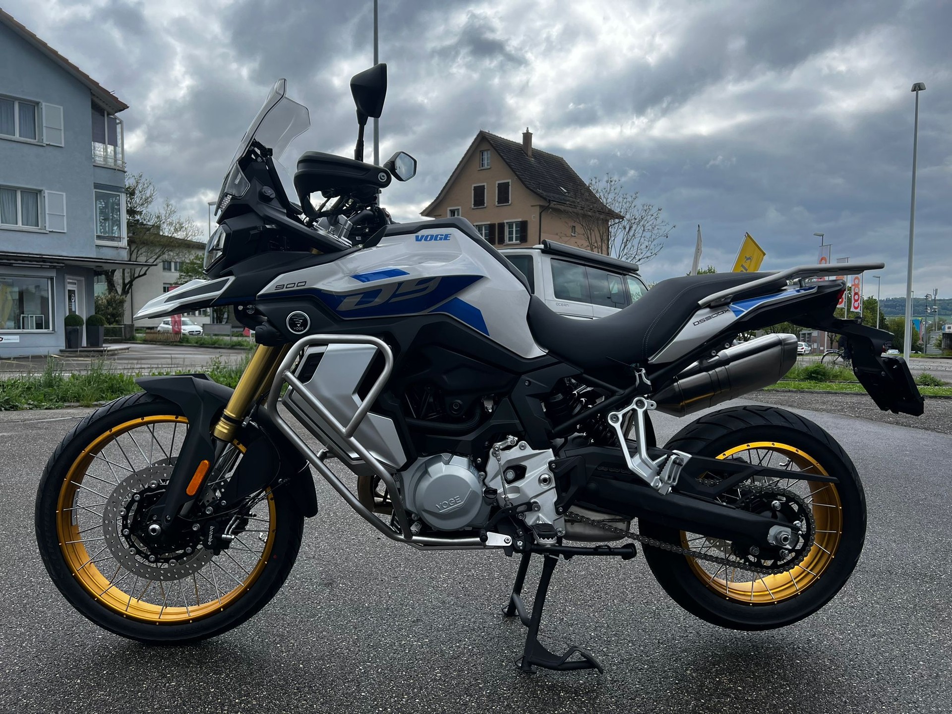 VOGE 900 DSX Adventure 35kw oder 70kw-showroom-element-1