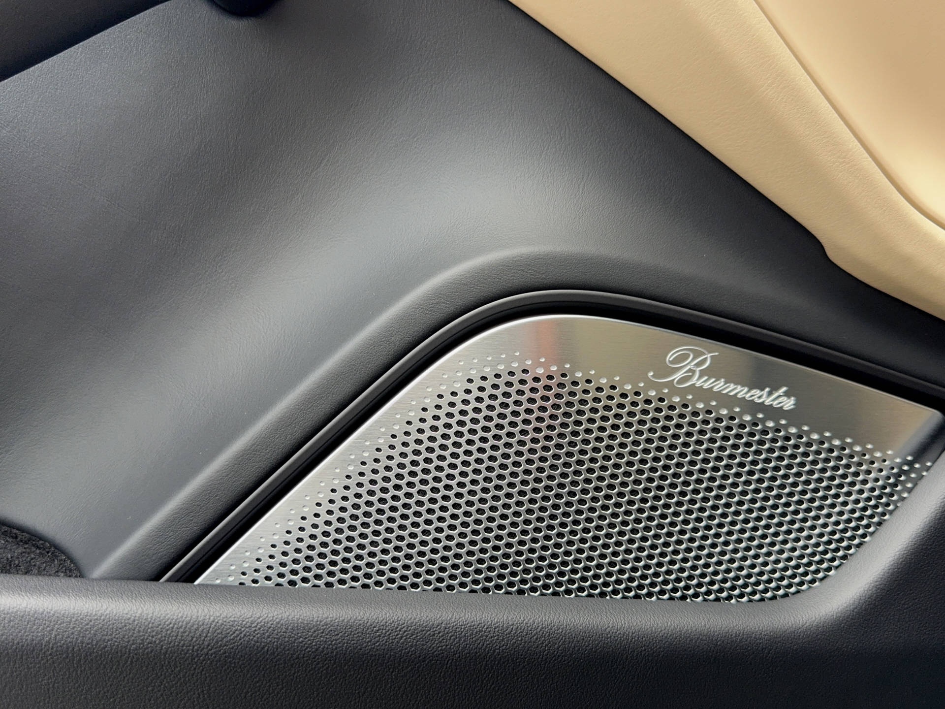 PORSCHE Taycan Cross Turismo Turbo-image-10
