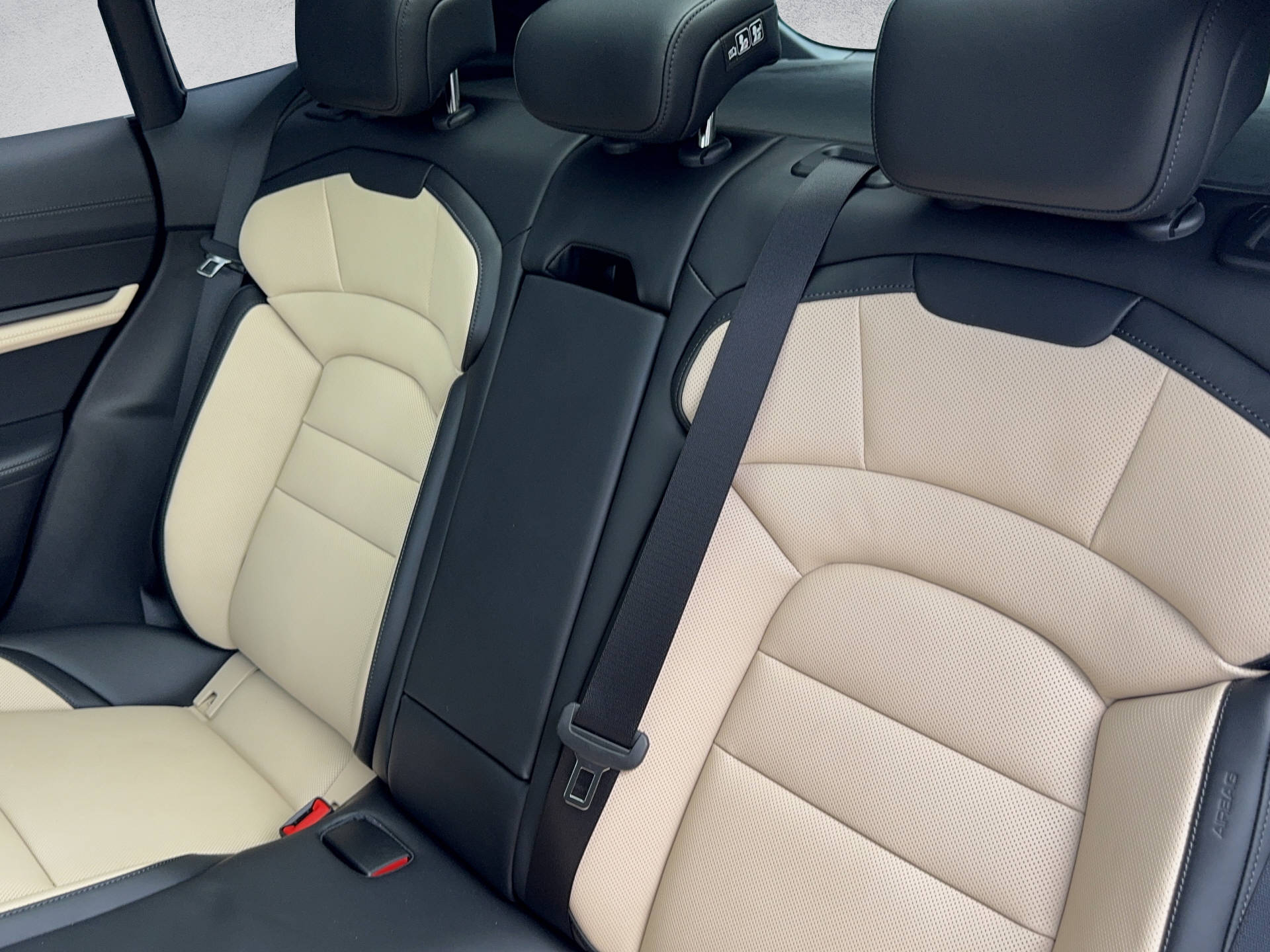 PORSCHE Taycan Cross Turismo Turbo-image-12