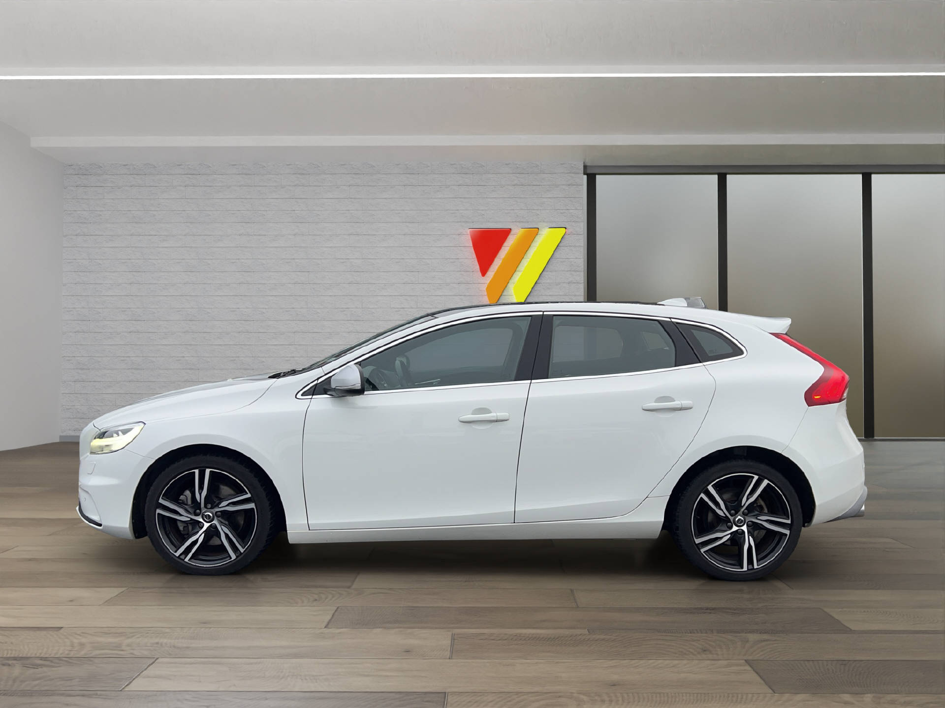 VOLVO V40 1.5 T3 R-Design S/S-image-5