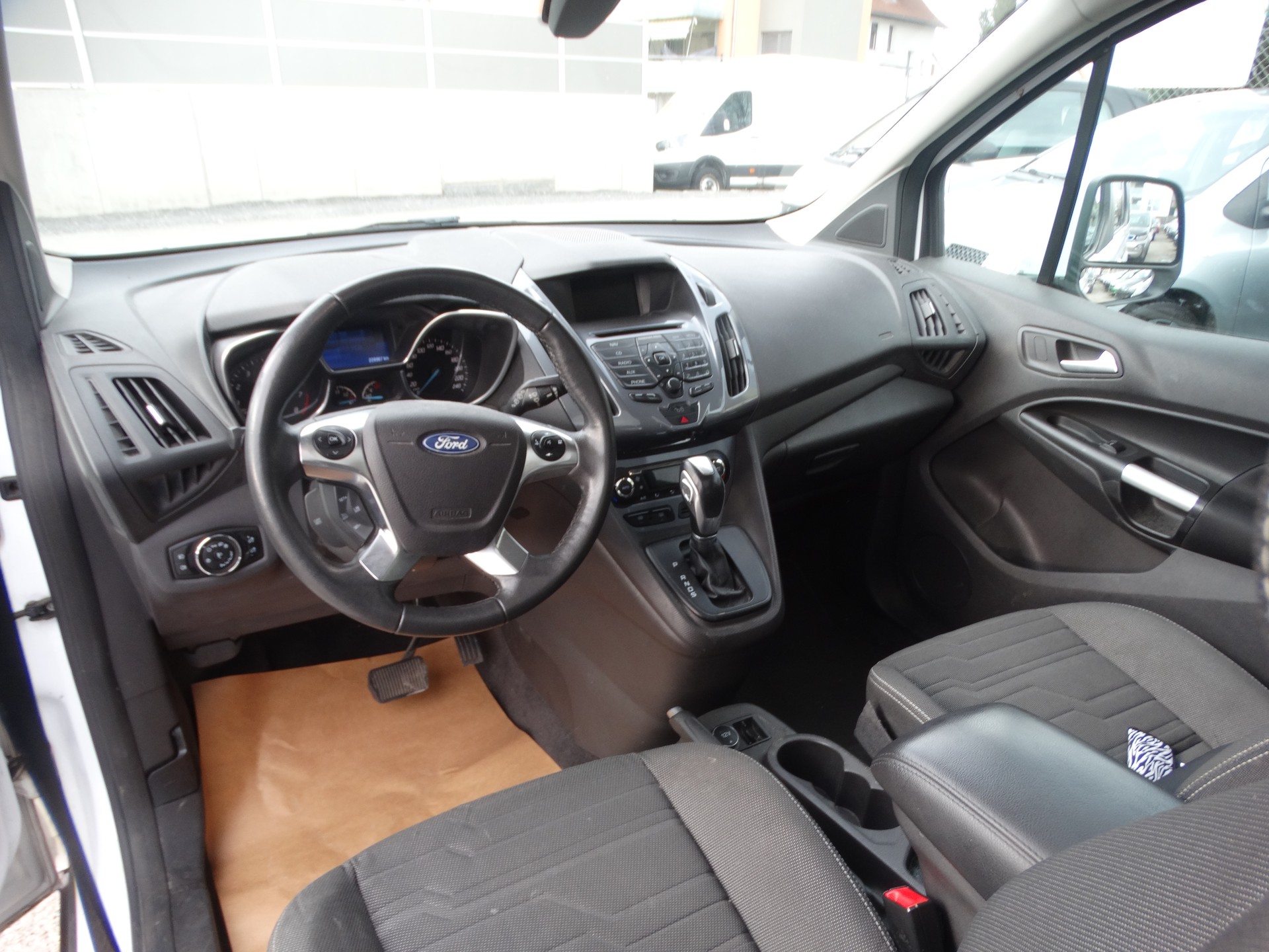 FORD Grand Tourneo Connect 1.6 SCTi Titanium Automatic-image-6