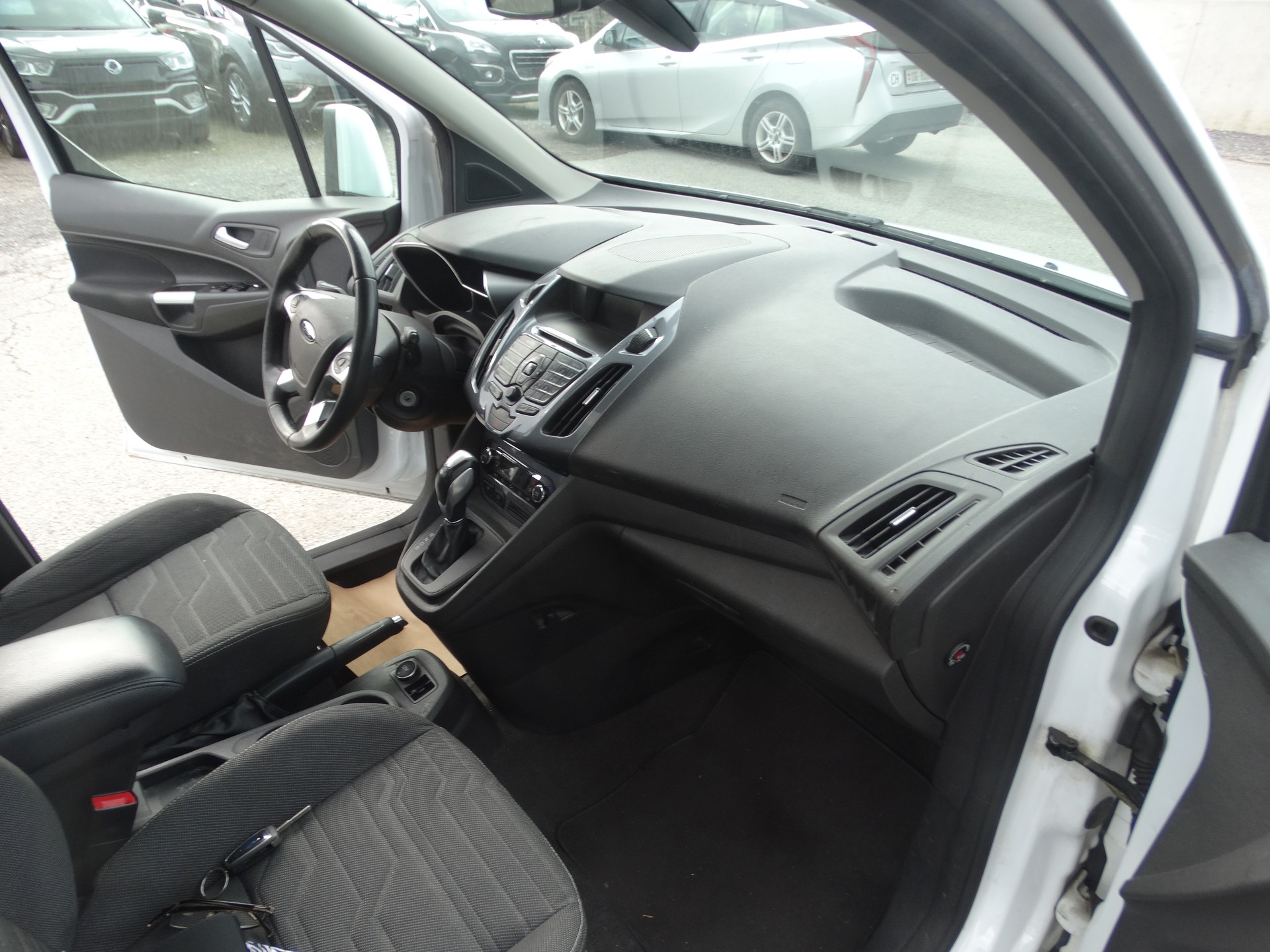 FORD Grand Tourneo Connect 1.6 SCTi Titanium Automatic-image-7