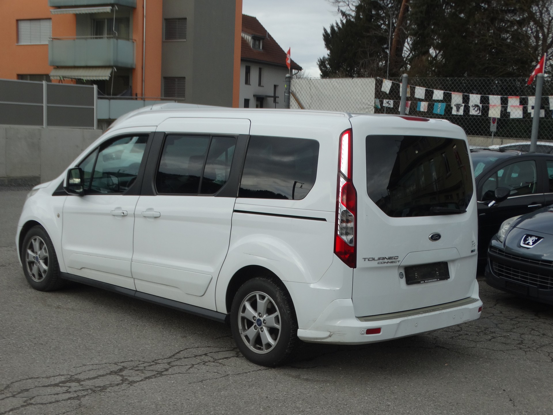 FORD Grand Tourneo Connect 1.6 SCTi Titanium Automatic-image-14