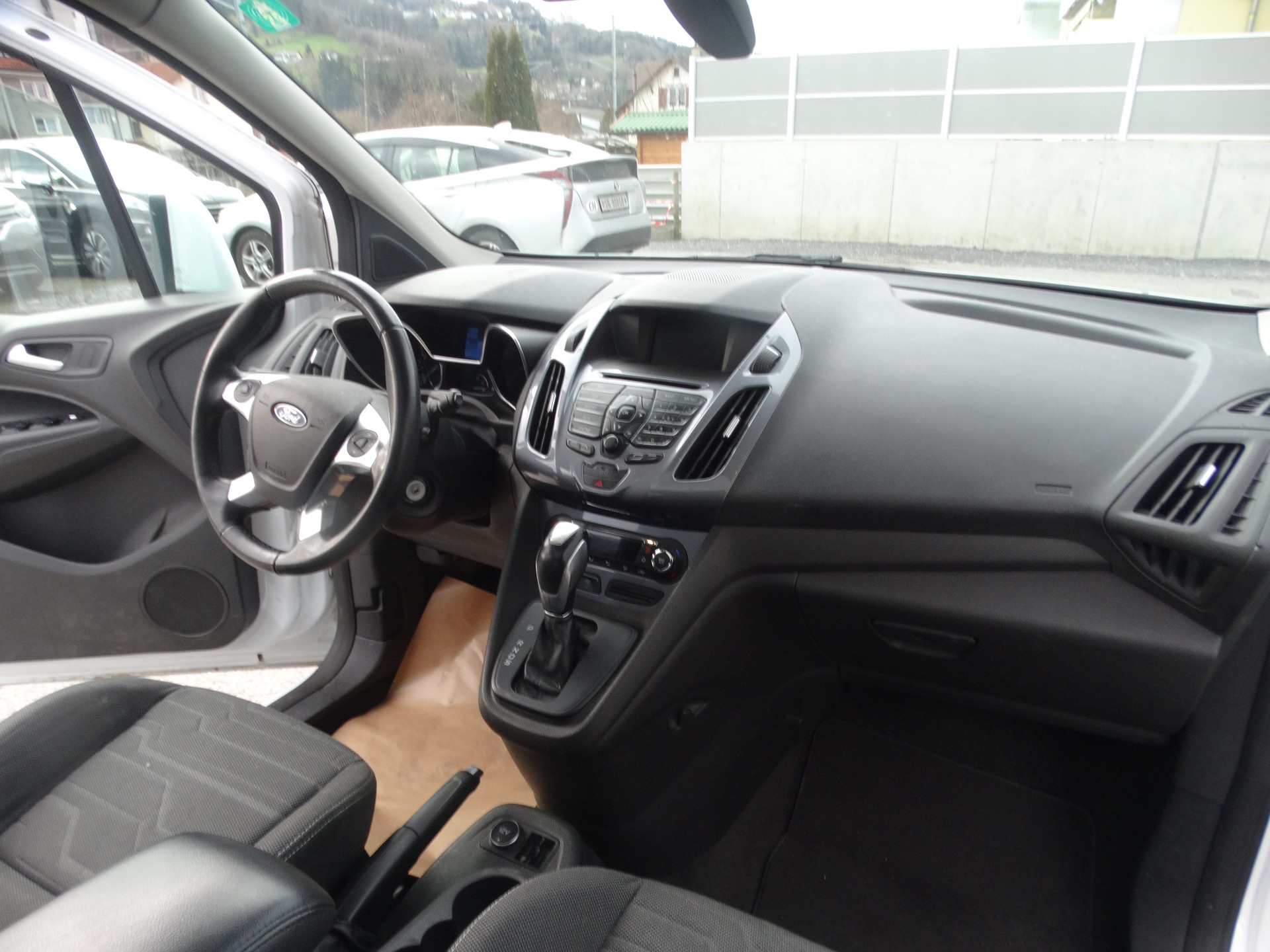 FORD Grand Tourneo Connect 1.6 SCTi Titanium Automatic-image-9