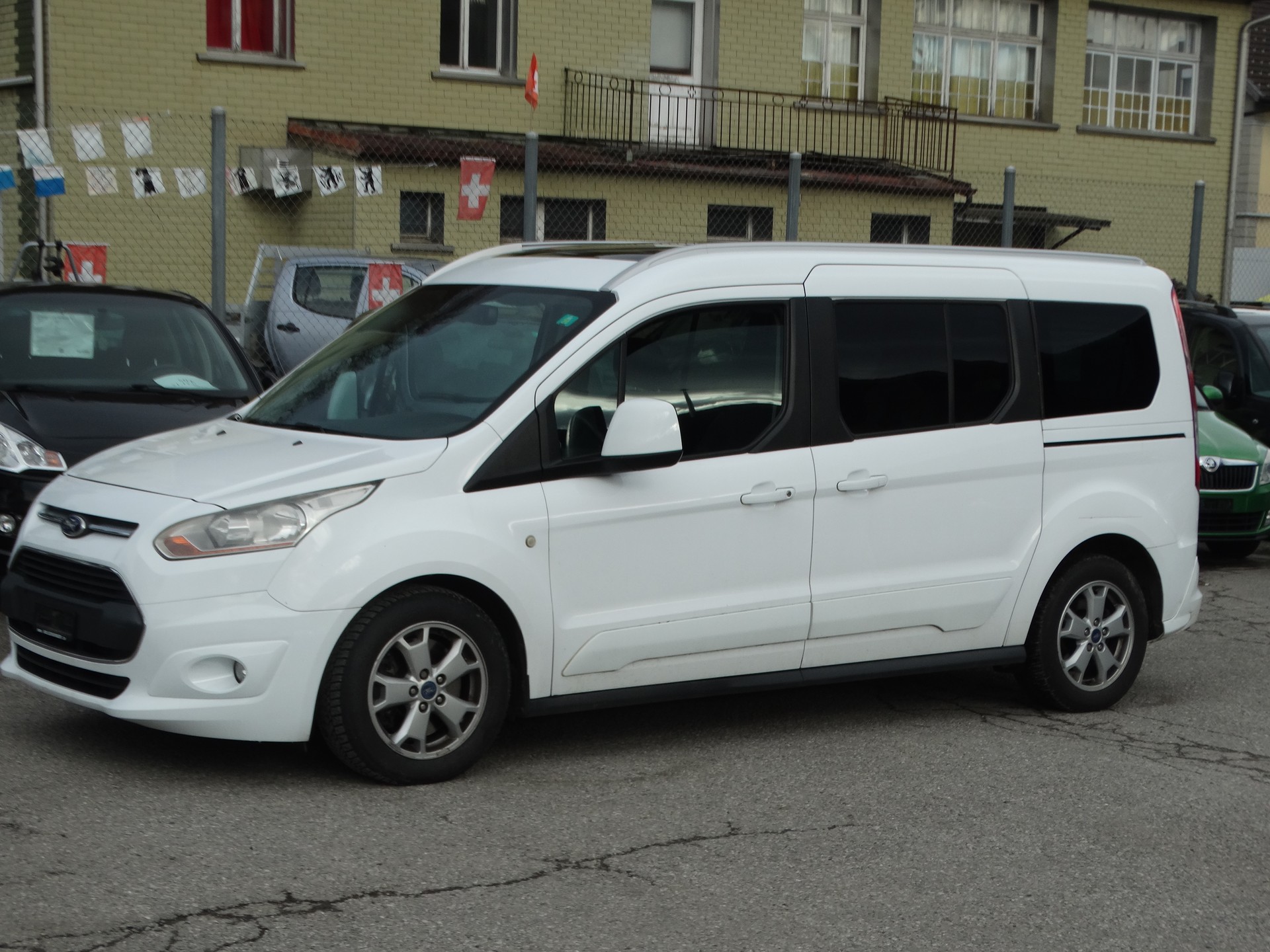 FORD Grand Tourneo Connect 1.6 SCTi Titanium Automatic-image-4