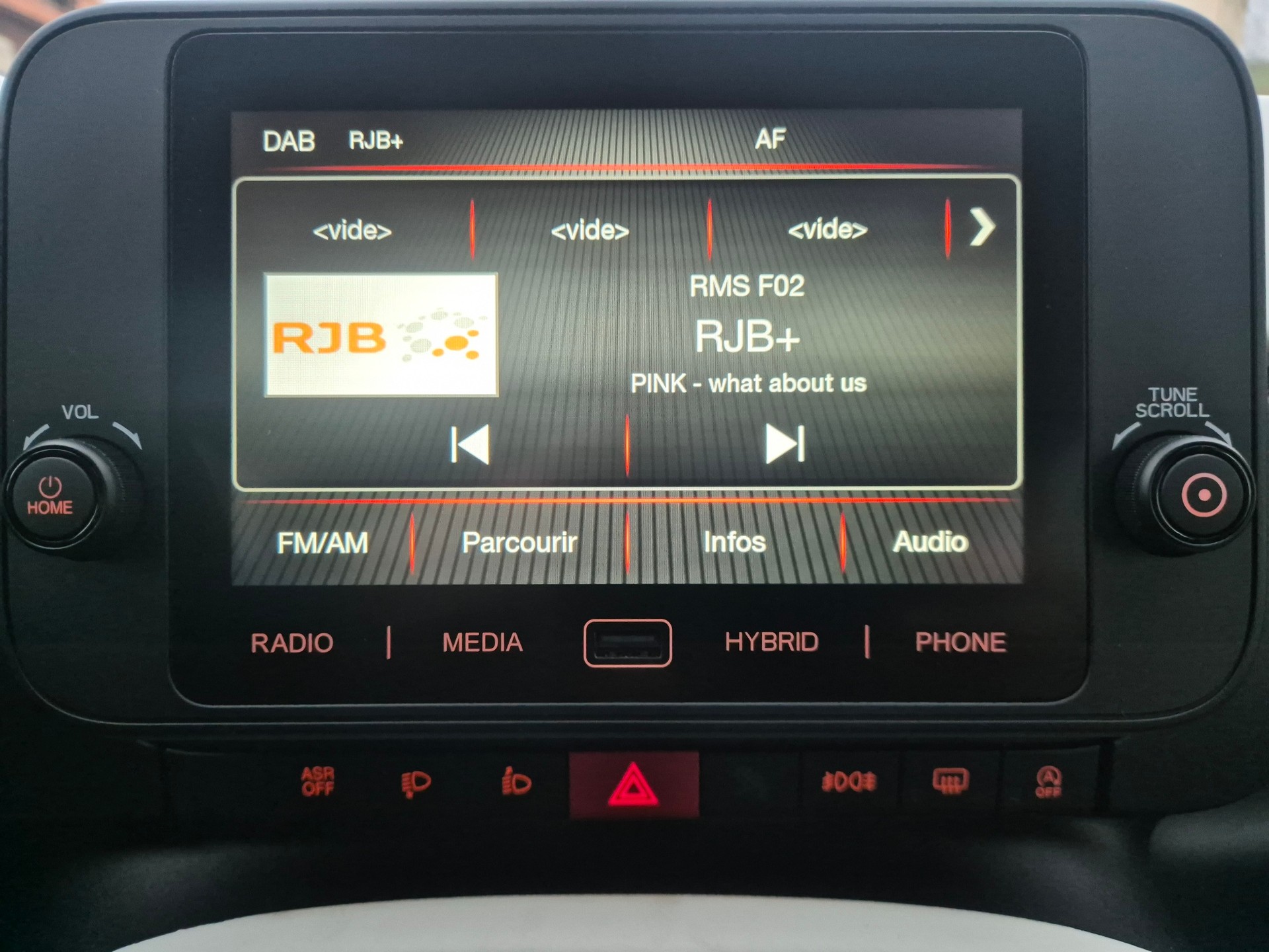 FIAT Panda 1.0 MHEV Cross-image-14